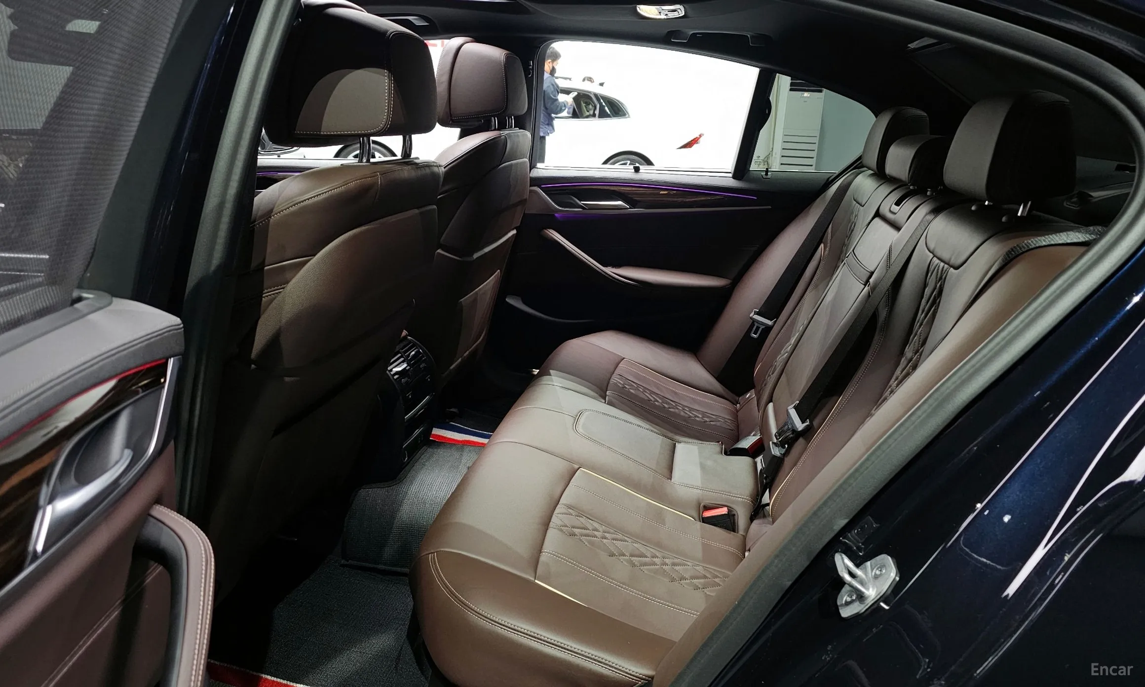 BMW 5 Series (G30) превью 12