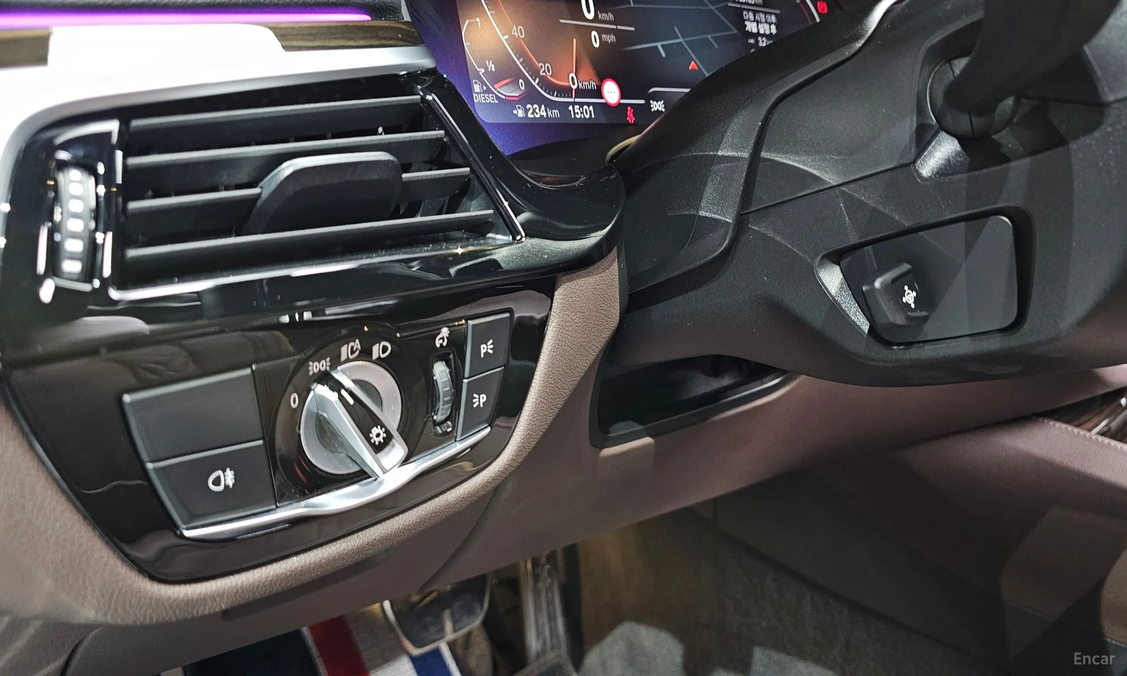BMW 5 Series (G30) превью 14