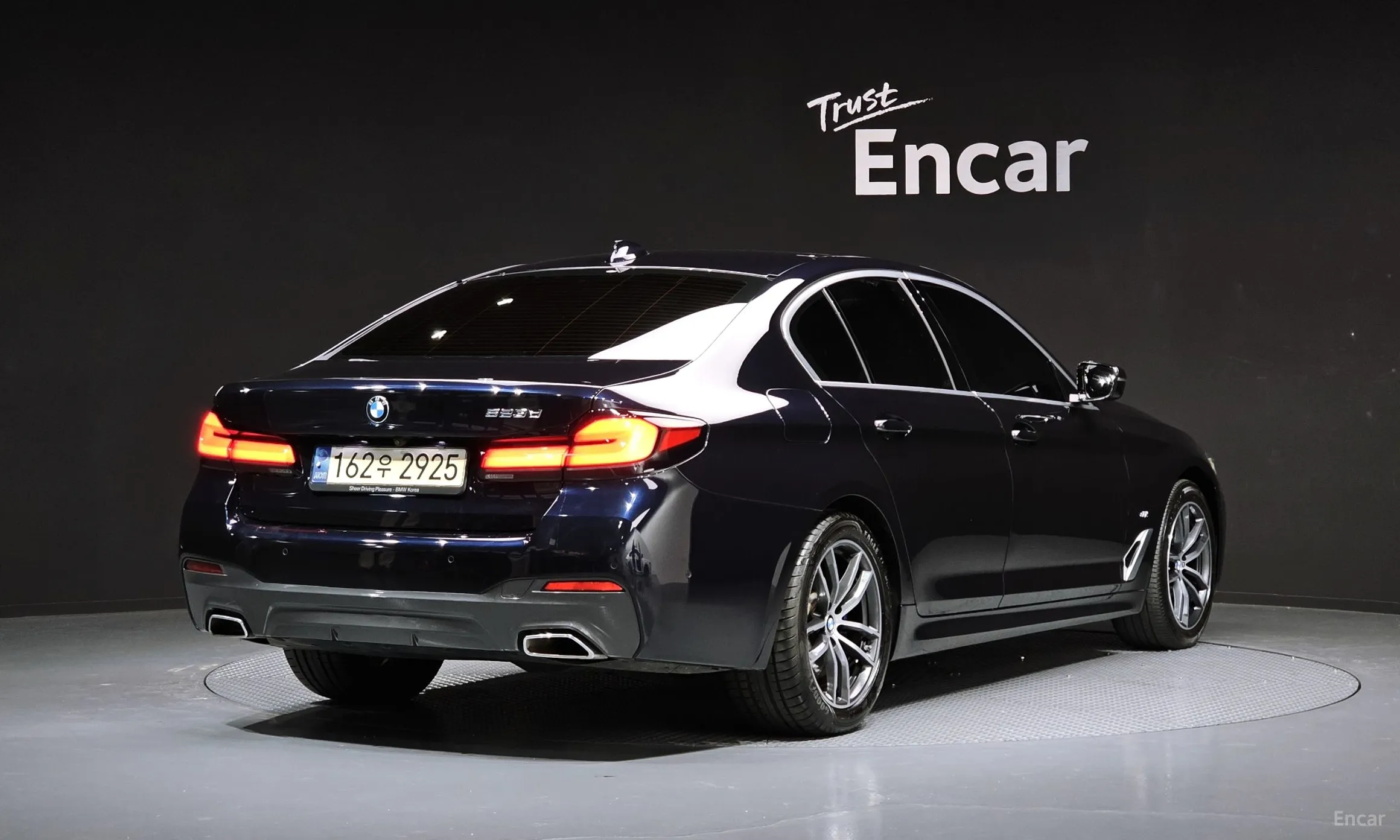 BMW 5 Series (G30) превью 2