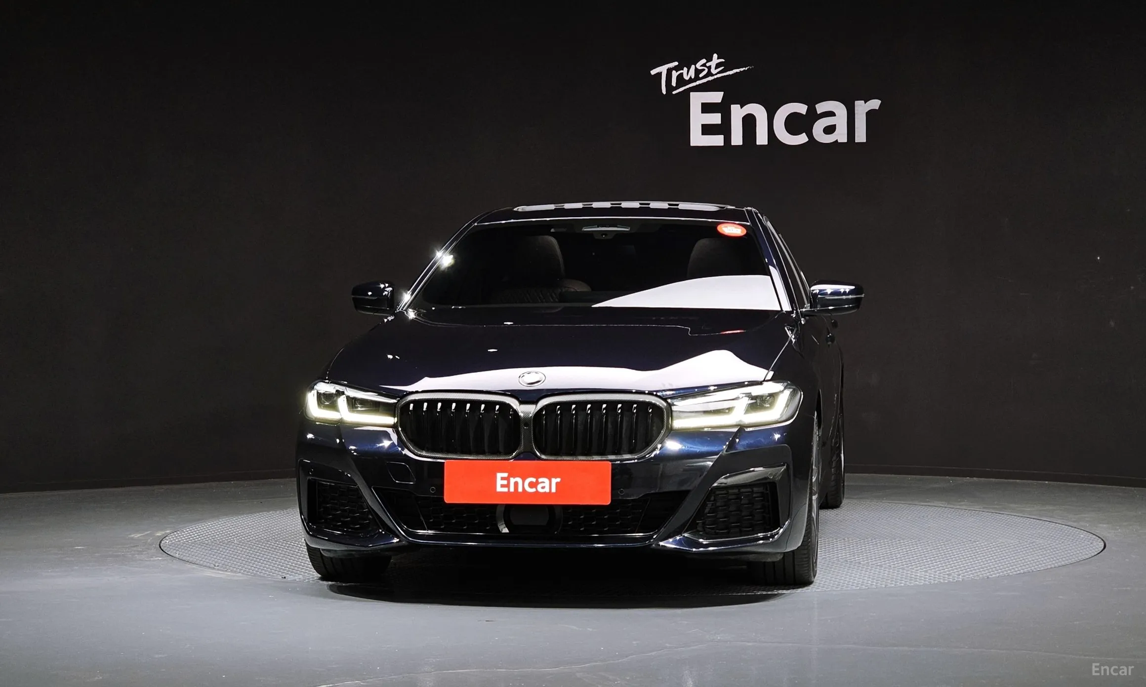 BMW 5 Series (G30) превью 3