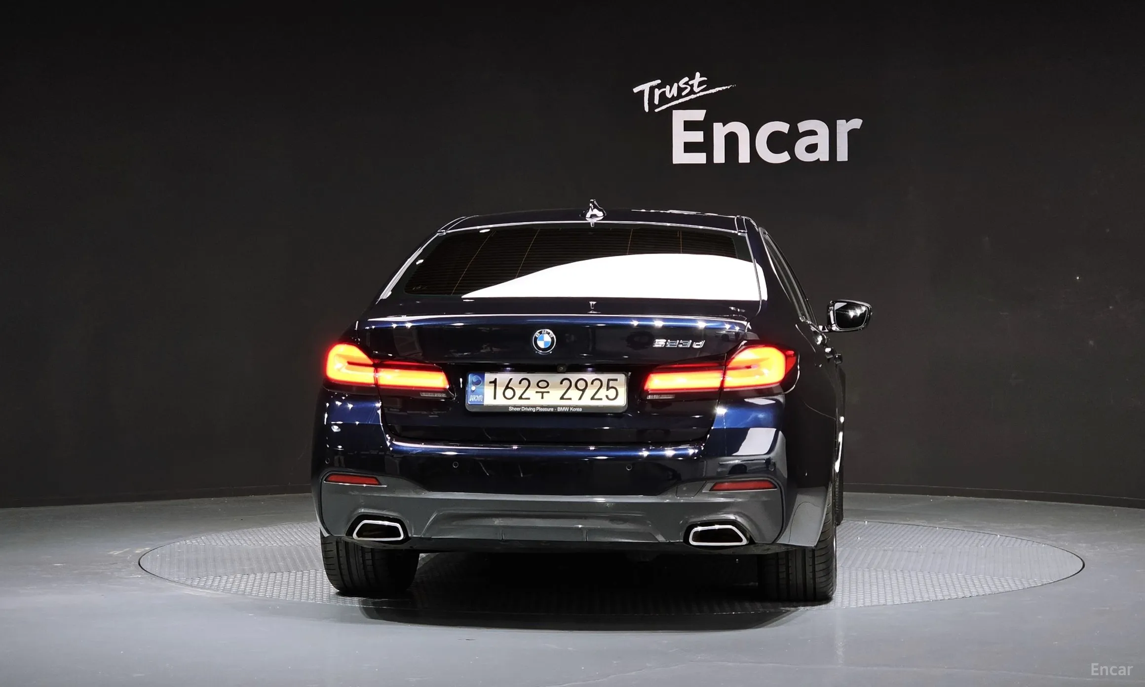 BMW 5 Series (G30) превью 4