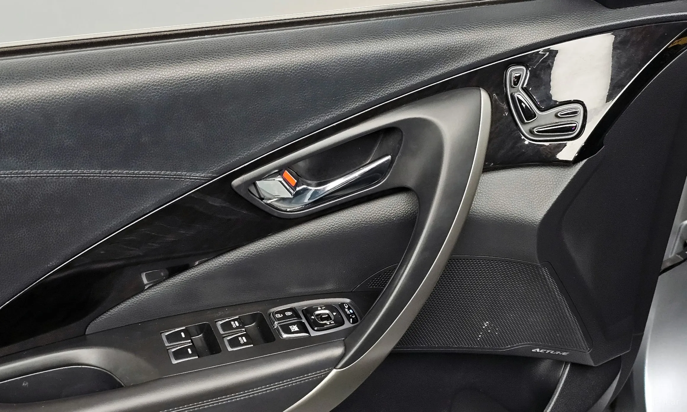 Hyundai Grandeur HG превью 18