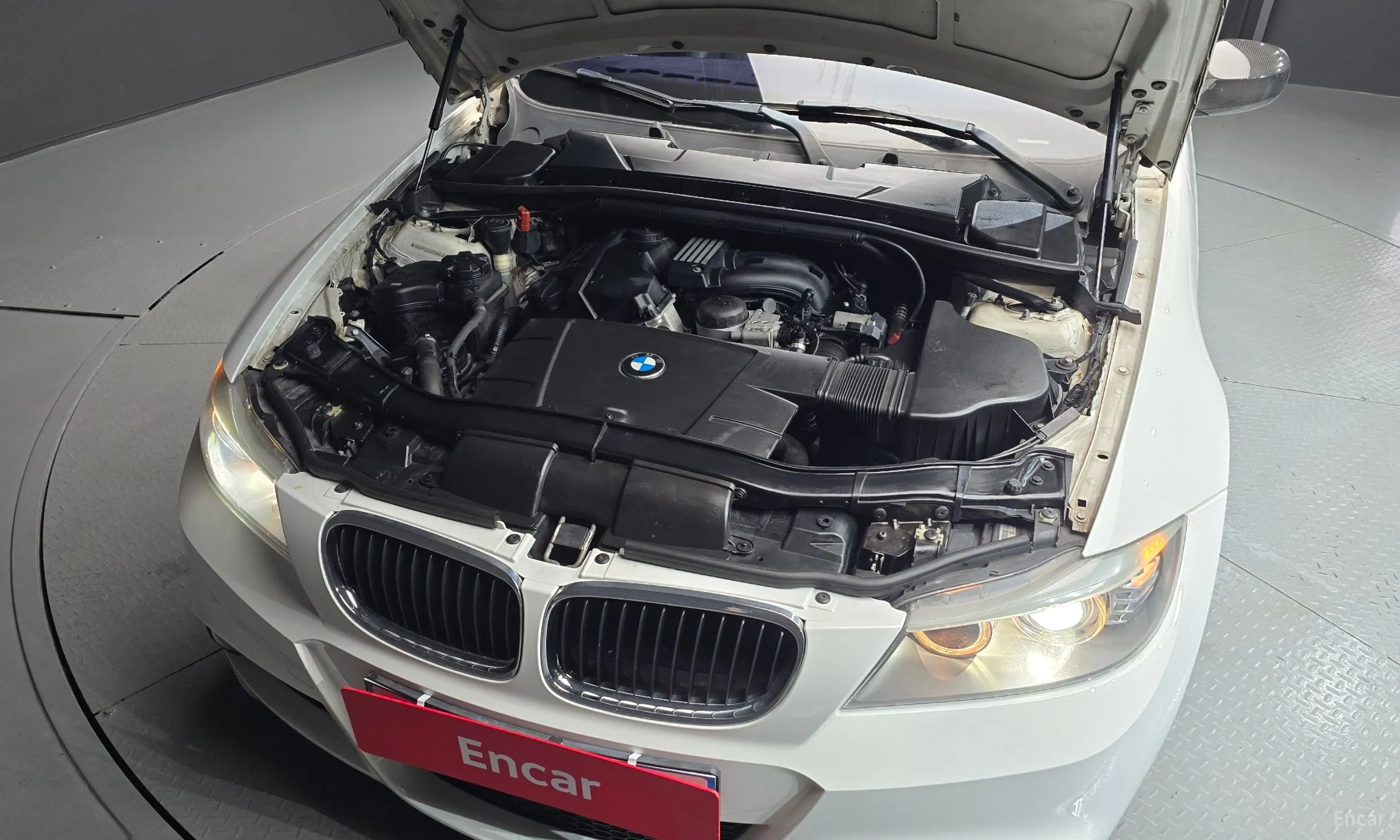 BMW 3 Series (E90) превью 6