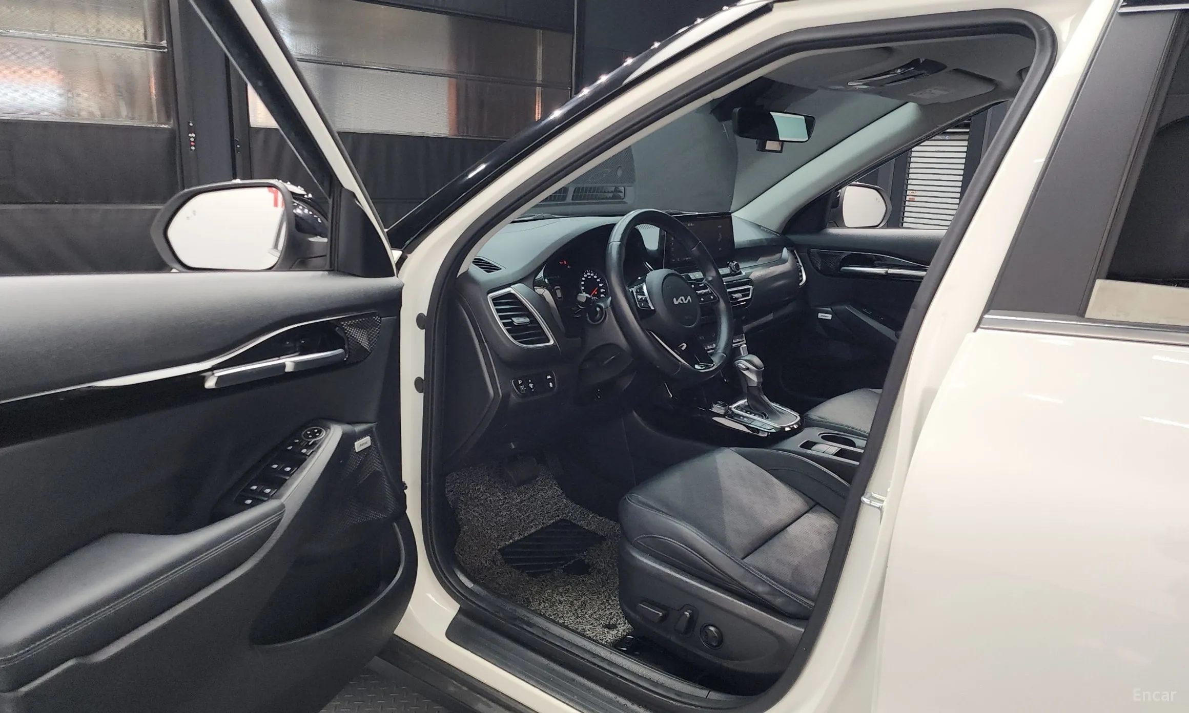 Kia Seltos превью 10