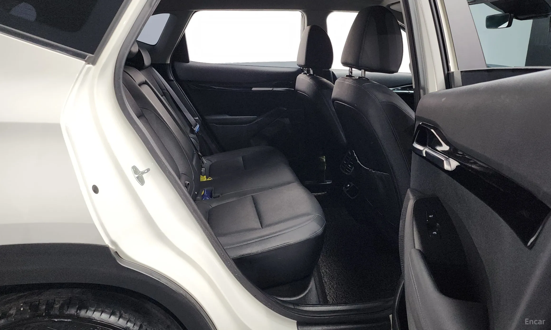Kia Seltos превью 12