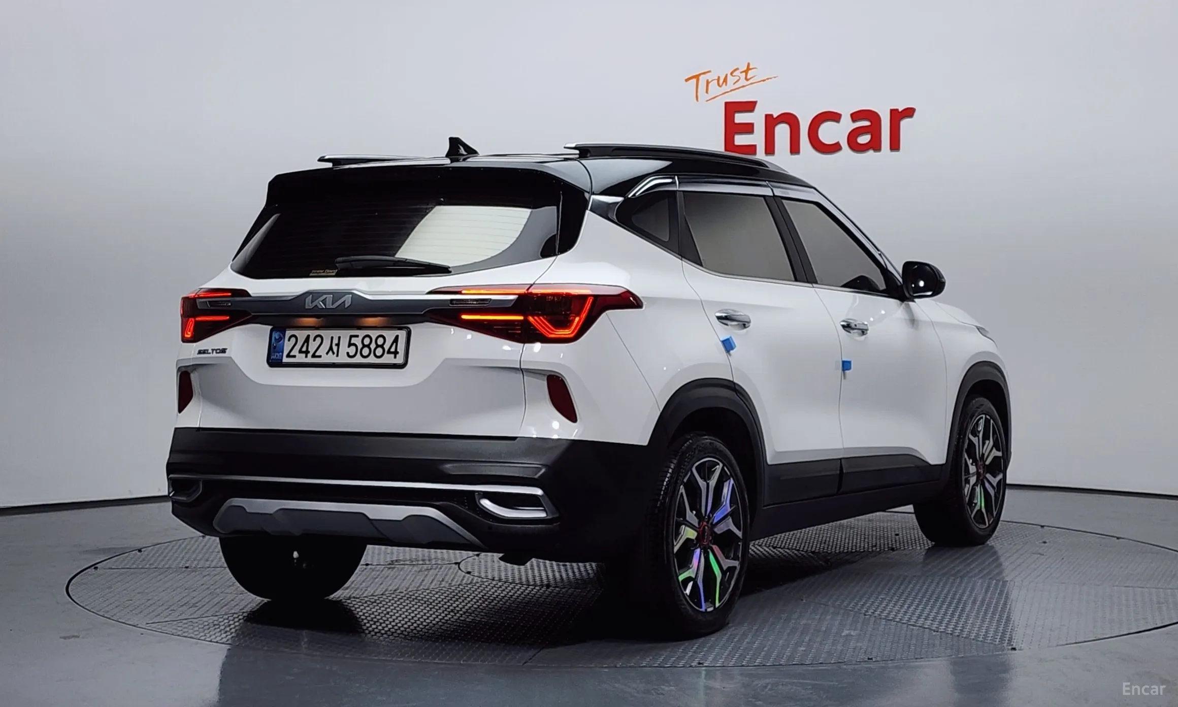 Kia Seltos превью 2