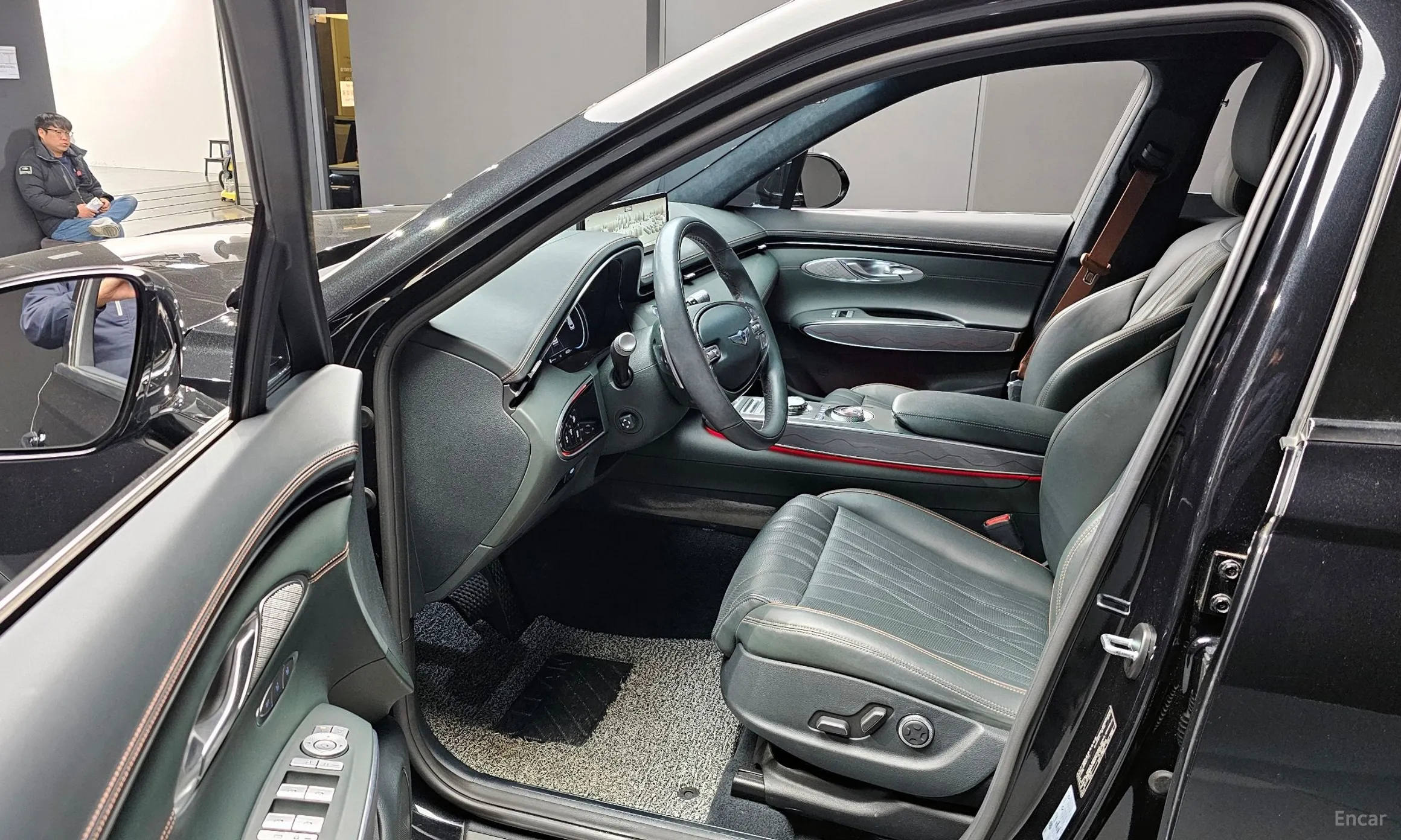 Genesis GV70 превью 10