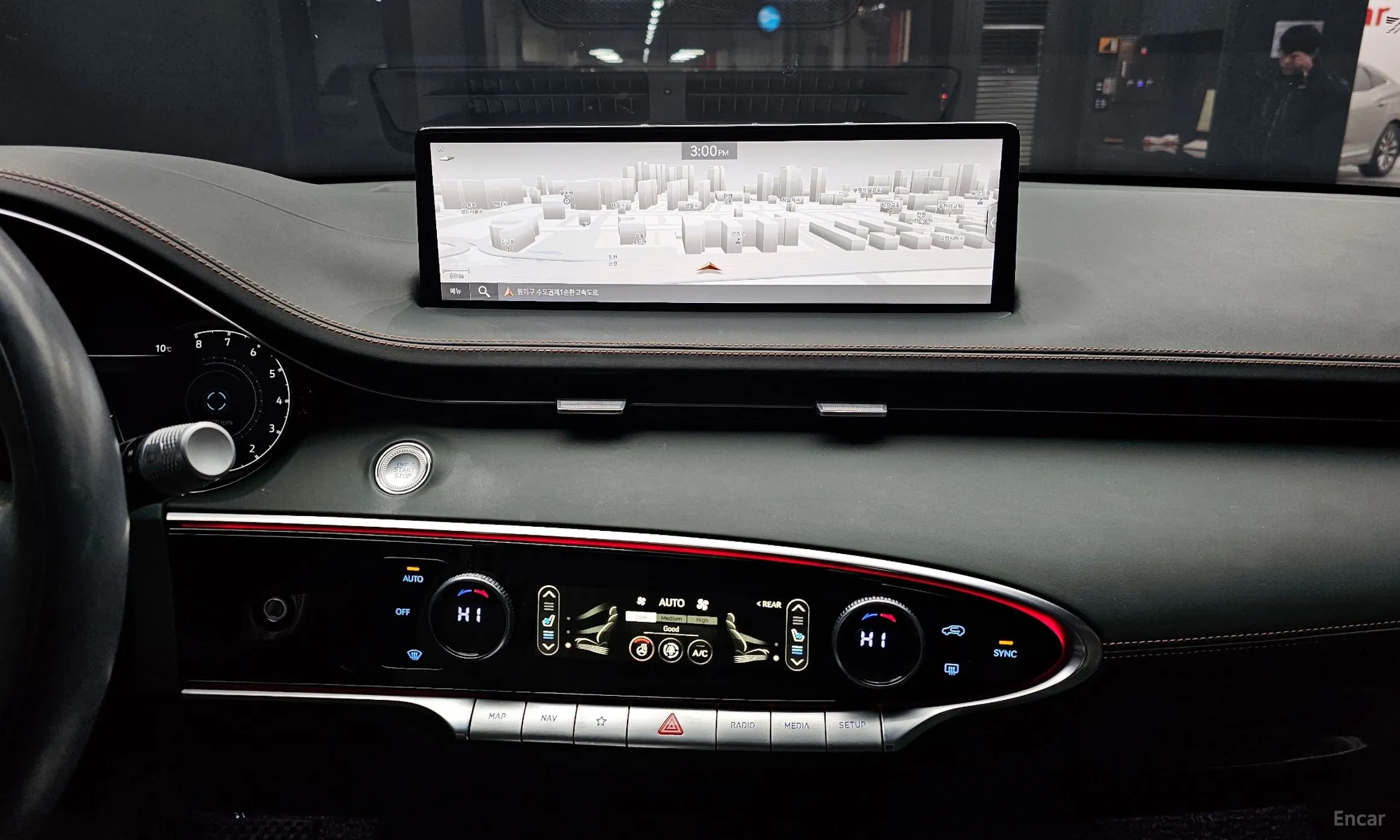 Genesis GV70 превью 14