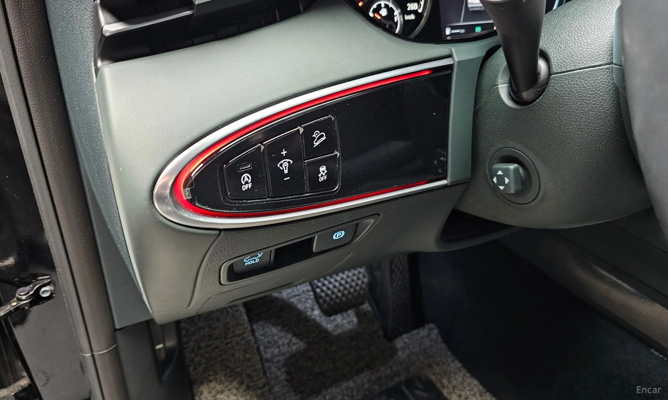 Genesis GV70 превью 16