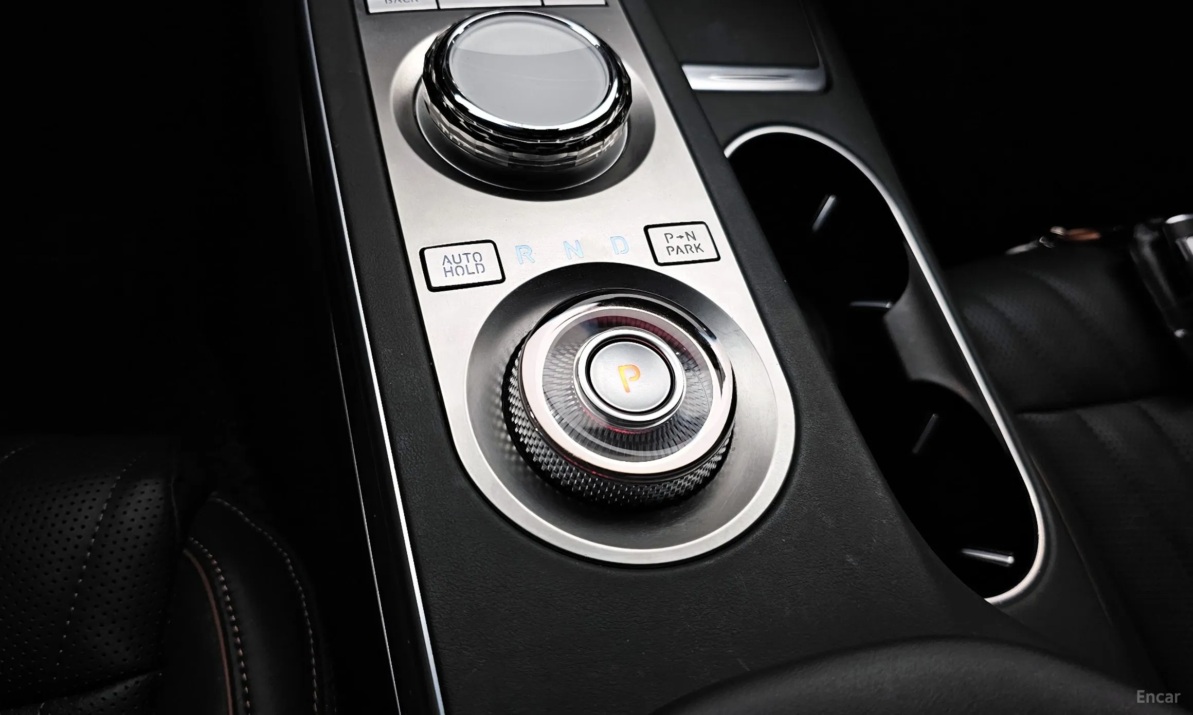 Genesis GV70 превью 9