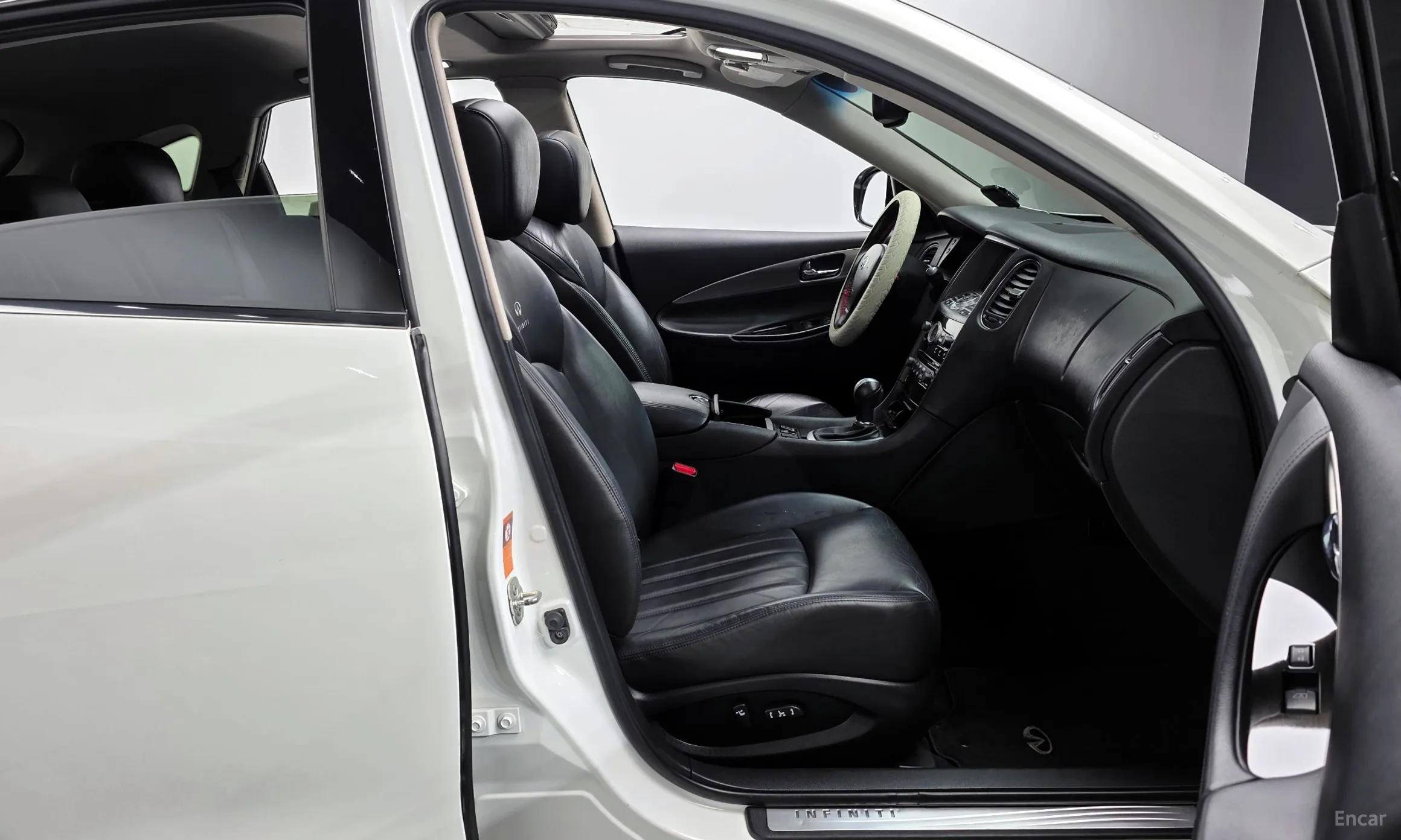 Infiniti EX35 превью 10