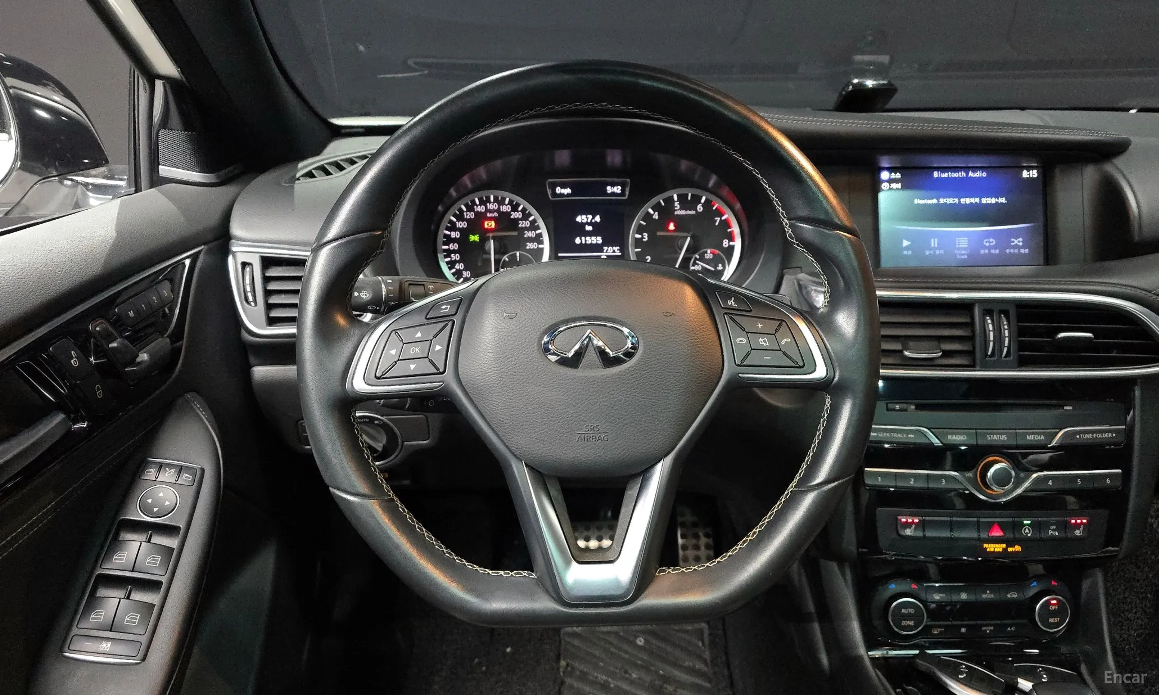 Infiniti Q30 превью 14