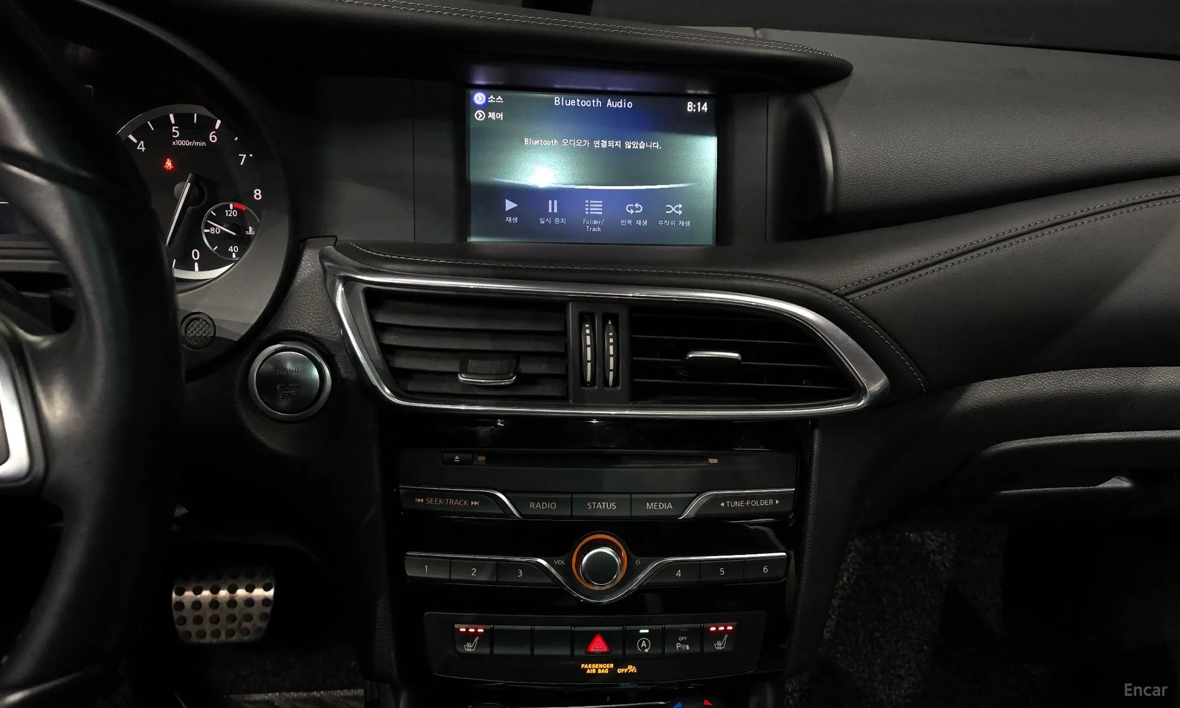 Infiniti Q30 превью 16
