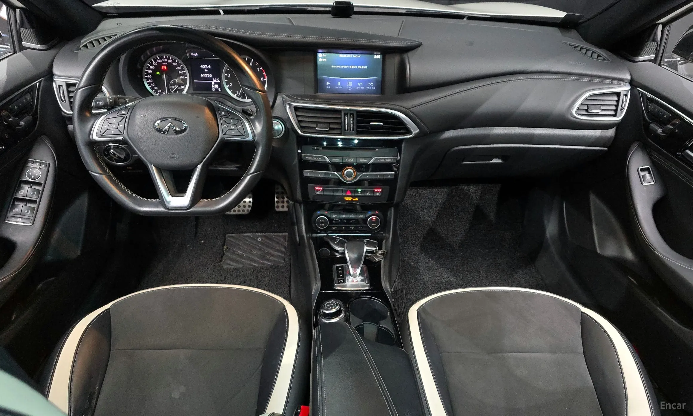 Infiniti Q30 превью 7