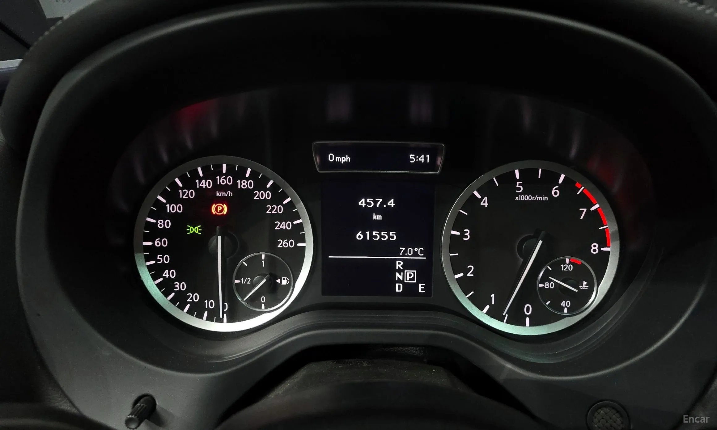 Infiniti Q30 превью 8