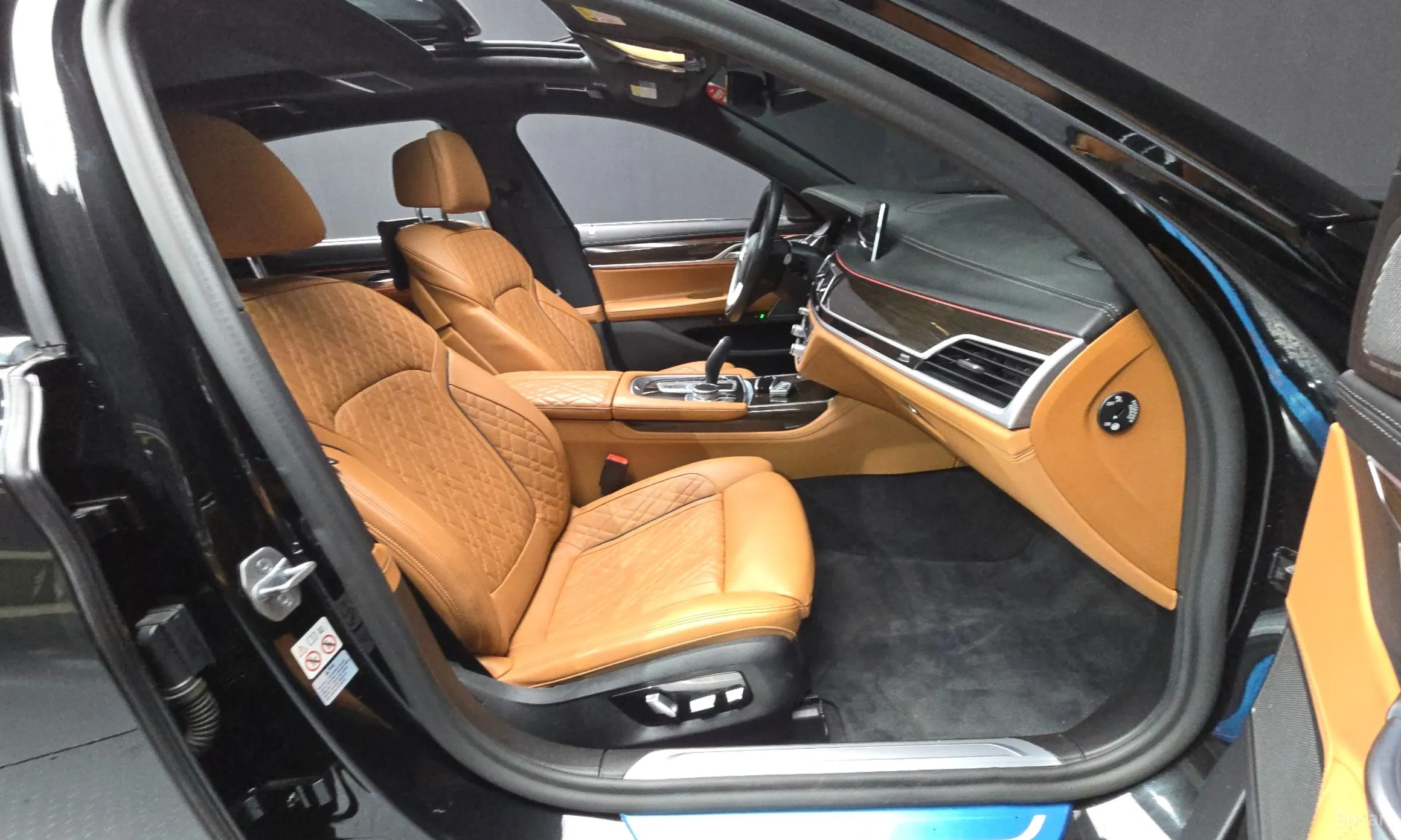 BMW 7 Series (G11) превью 11