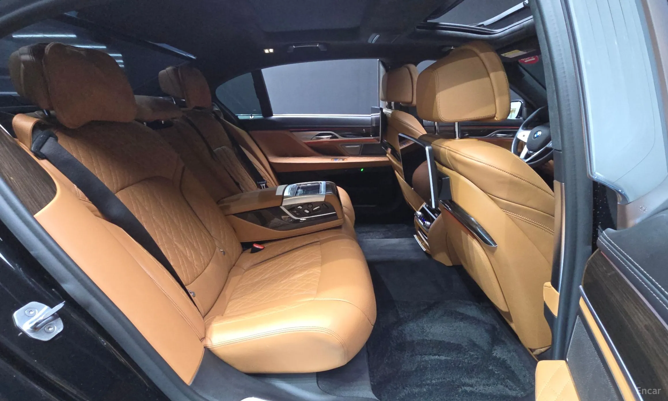 BMW 7 Series (G11) превью 12