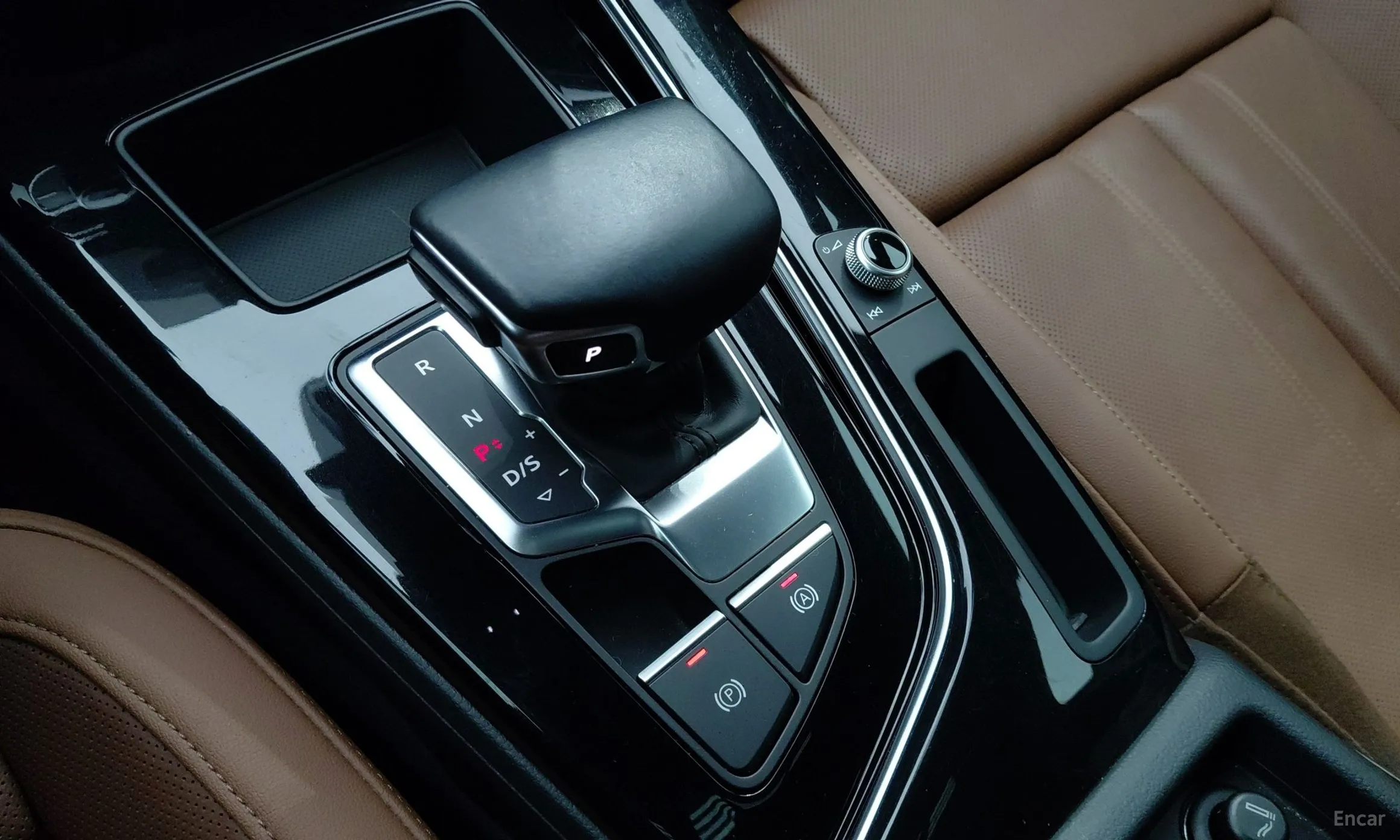 Audi A4 (B9) превью 9