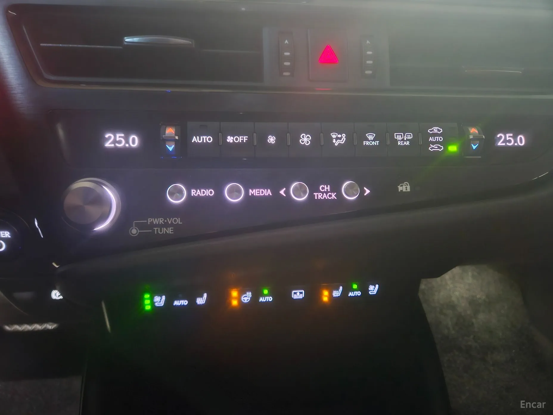Lexus ES300h 7th Generation превью 14
