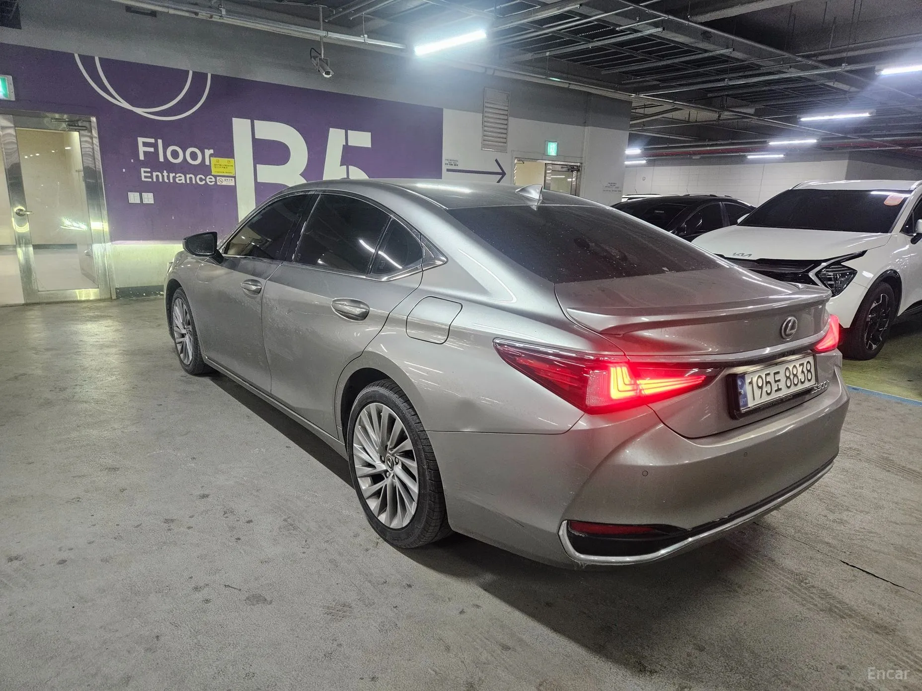 Lexus ES300h 7th Generation превью 4