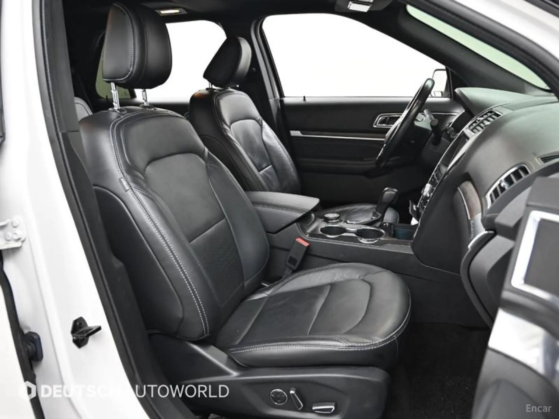 Ford Explorer превью 10