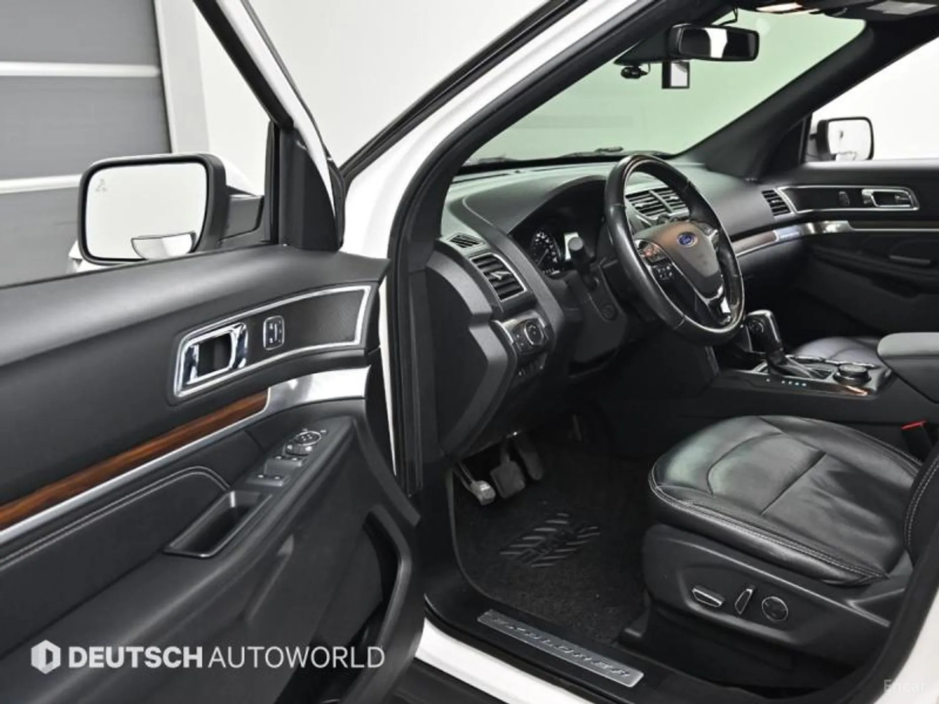 Ford Explorer превью 11