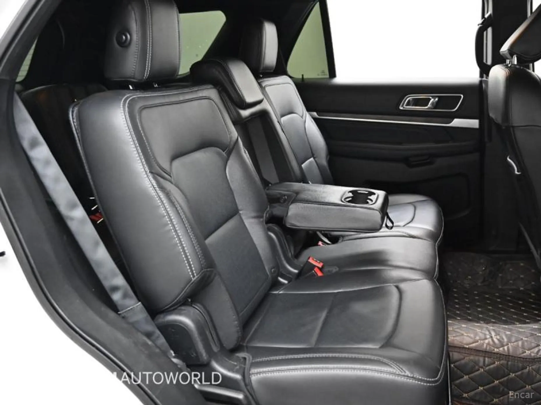 Ford Explorer превью 12