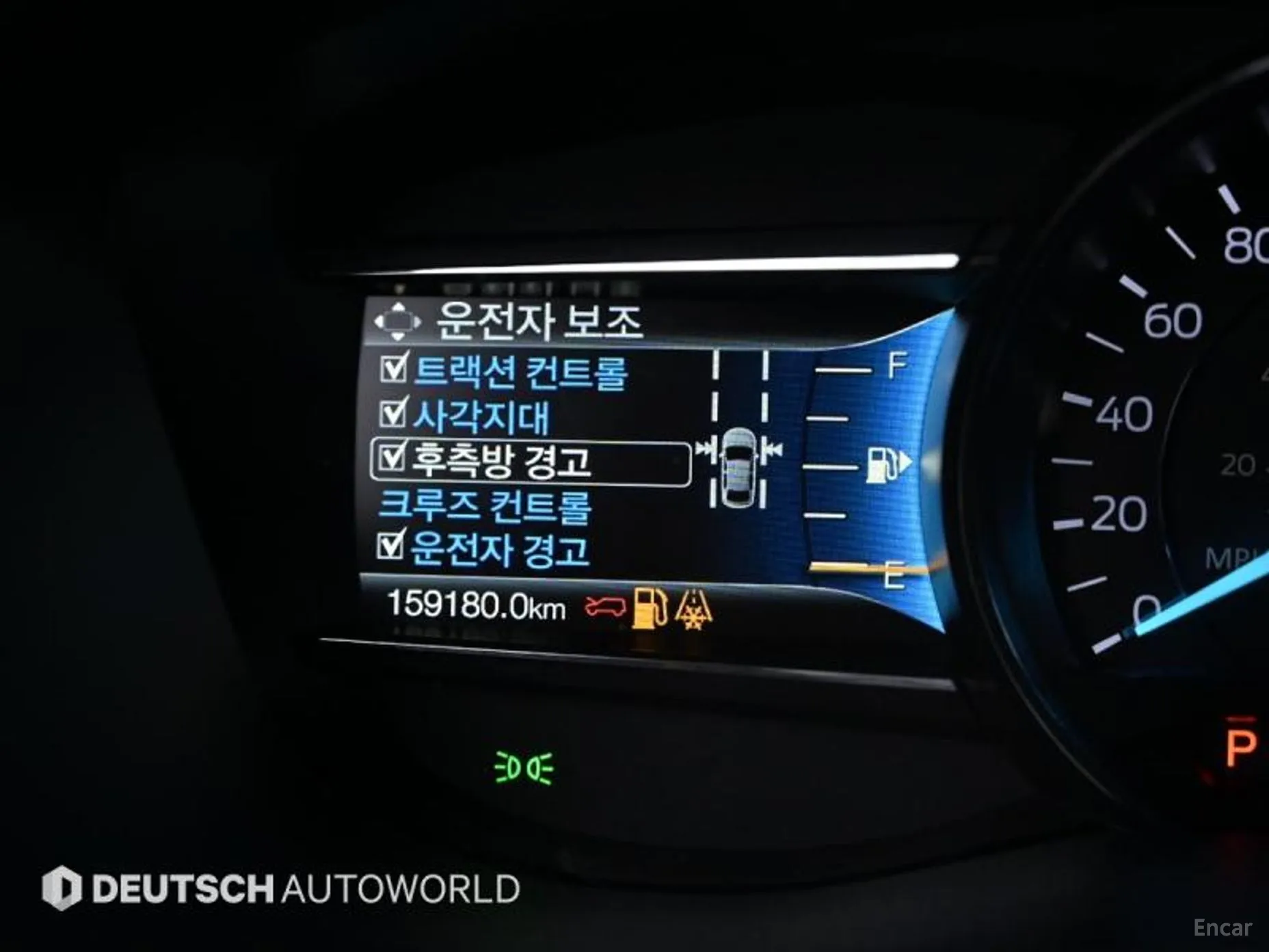 Ford Explorer превью 16
