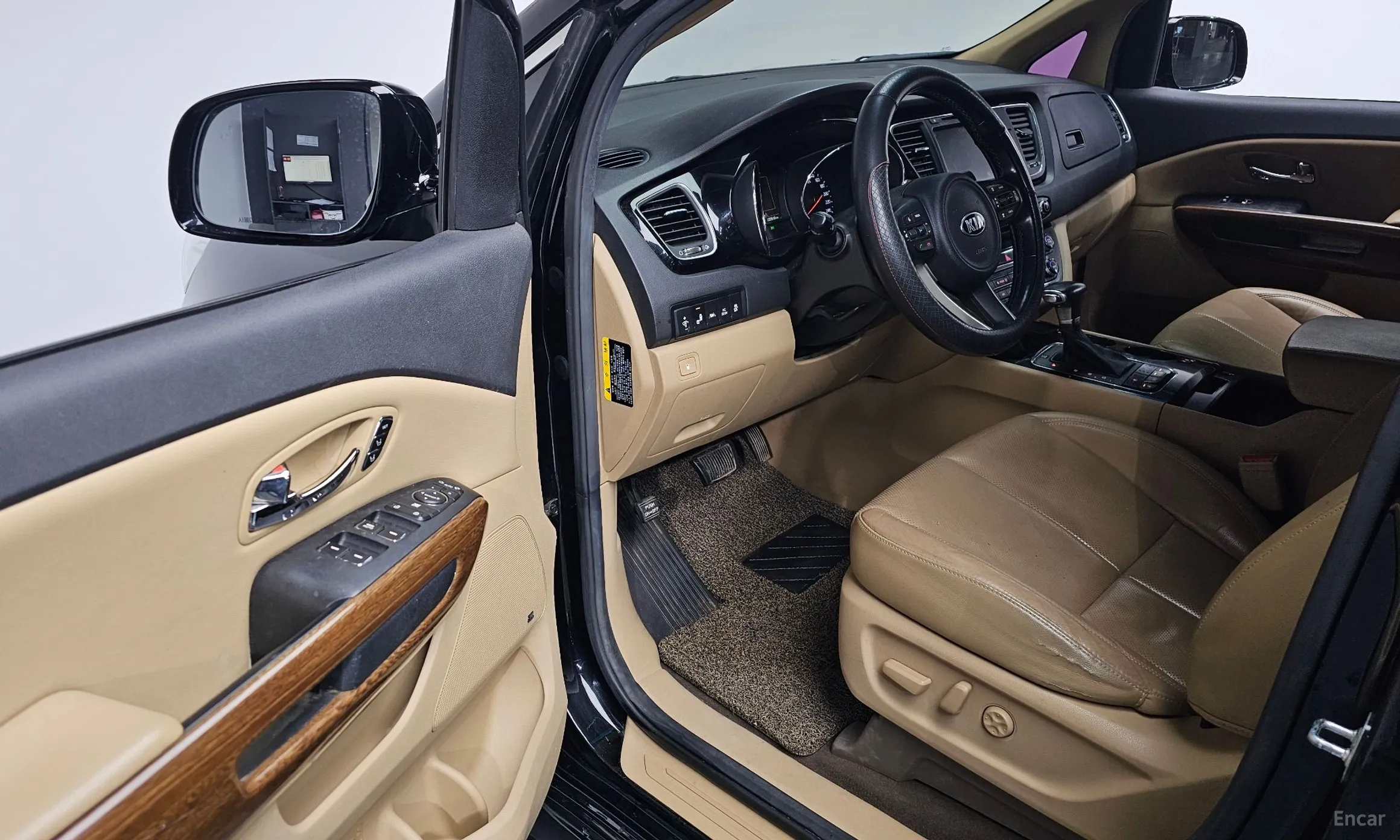 Kia Carnival превью 12