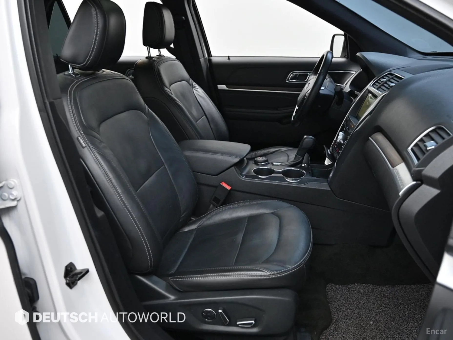 Ford Explorer превью 10