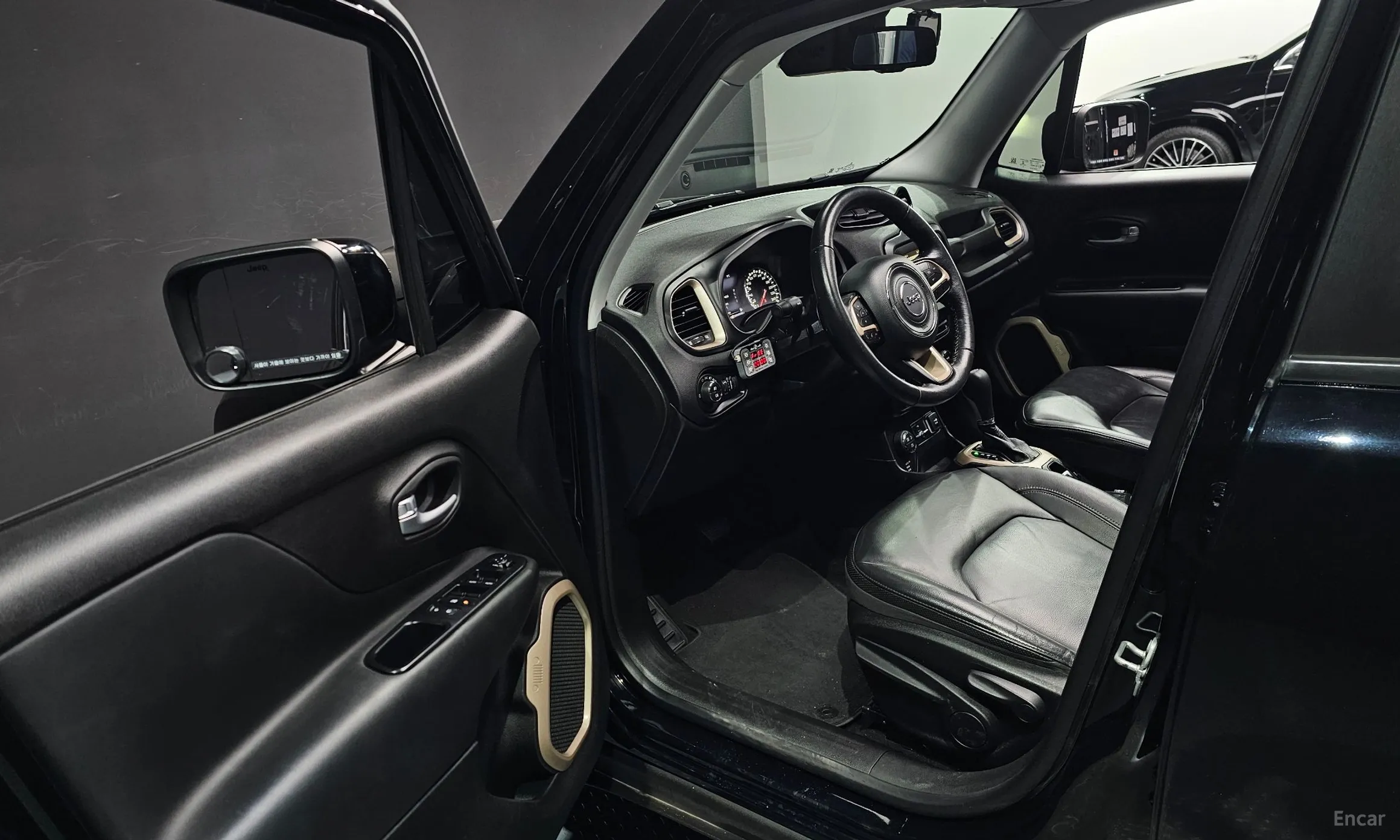 Jeep Renegade превью 11