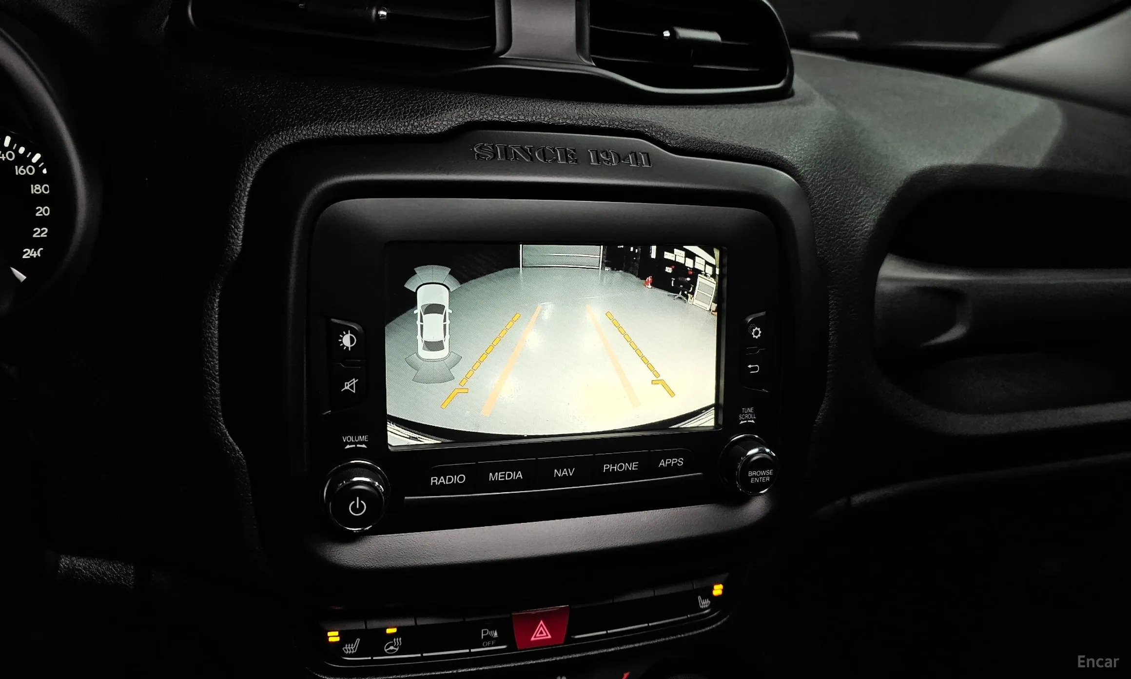 Jeep Renegade превью 15
