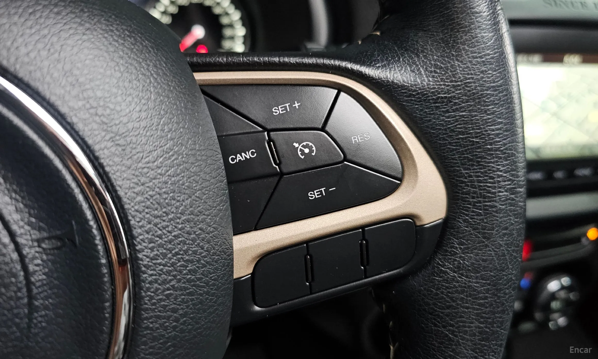 Jeep Renegade превью 20
