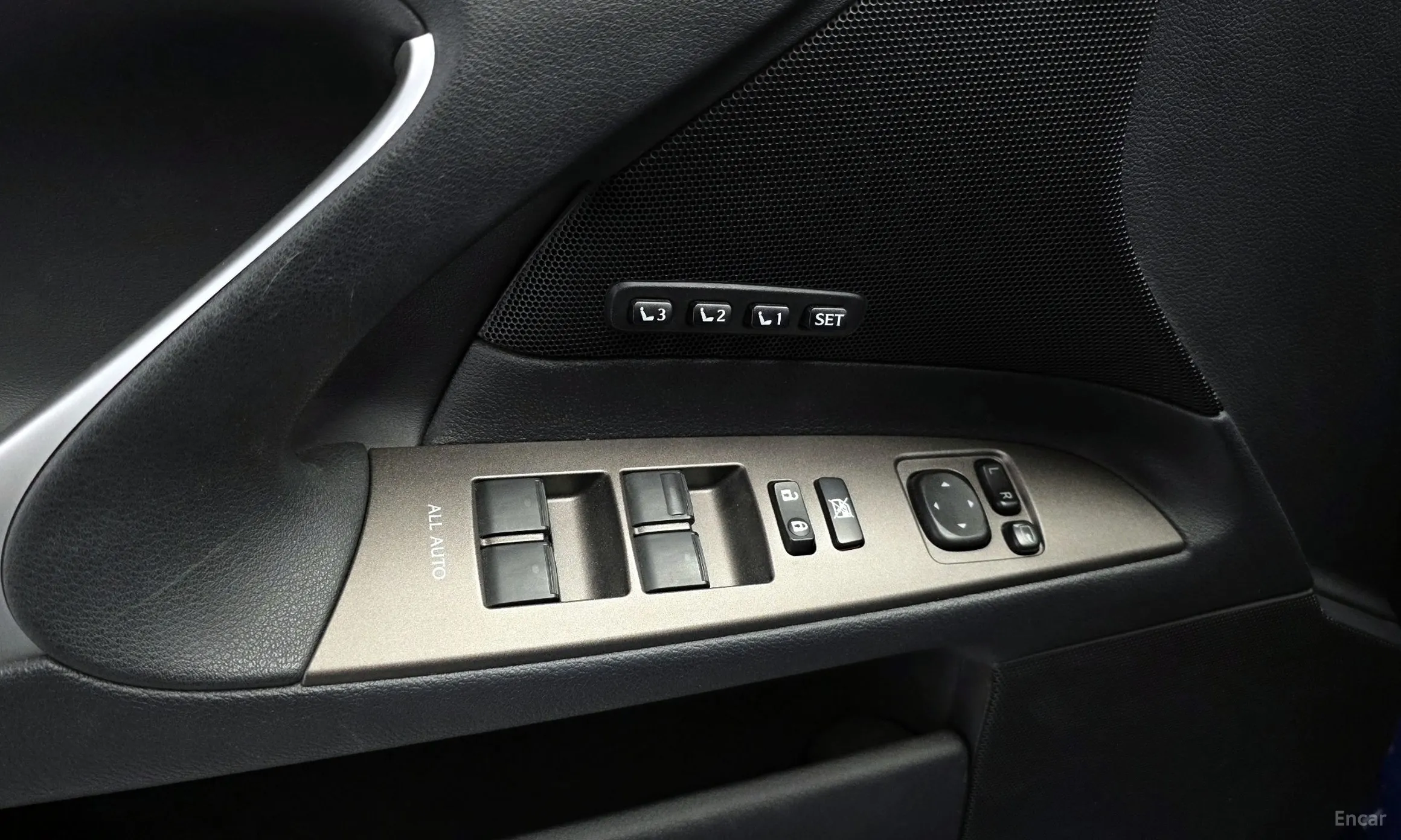 Lexus IS250 превью 17