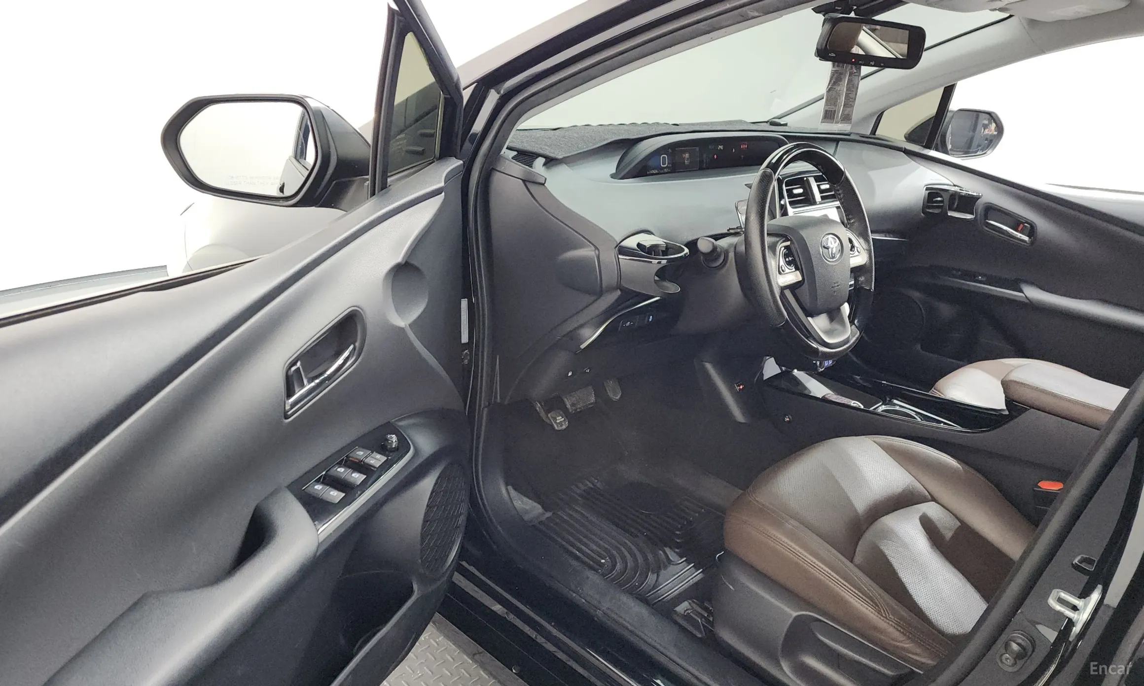 Toyota Prius 4th Generation превью 10