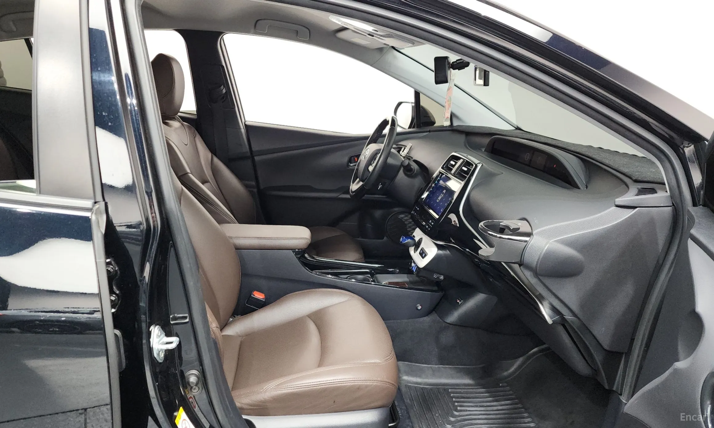 Toyota Prius 4th Generation превью 11
