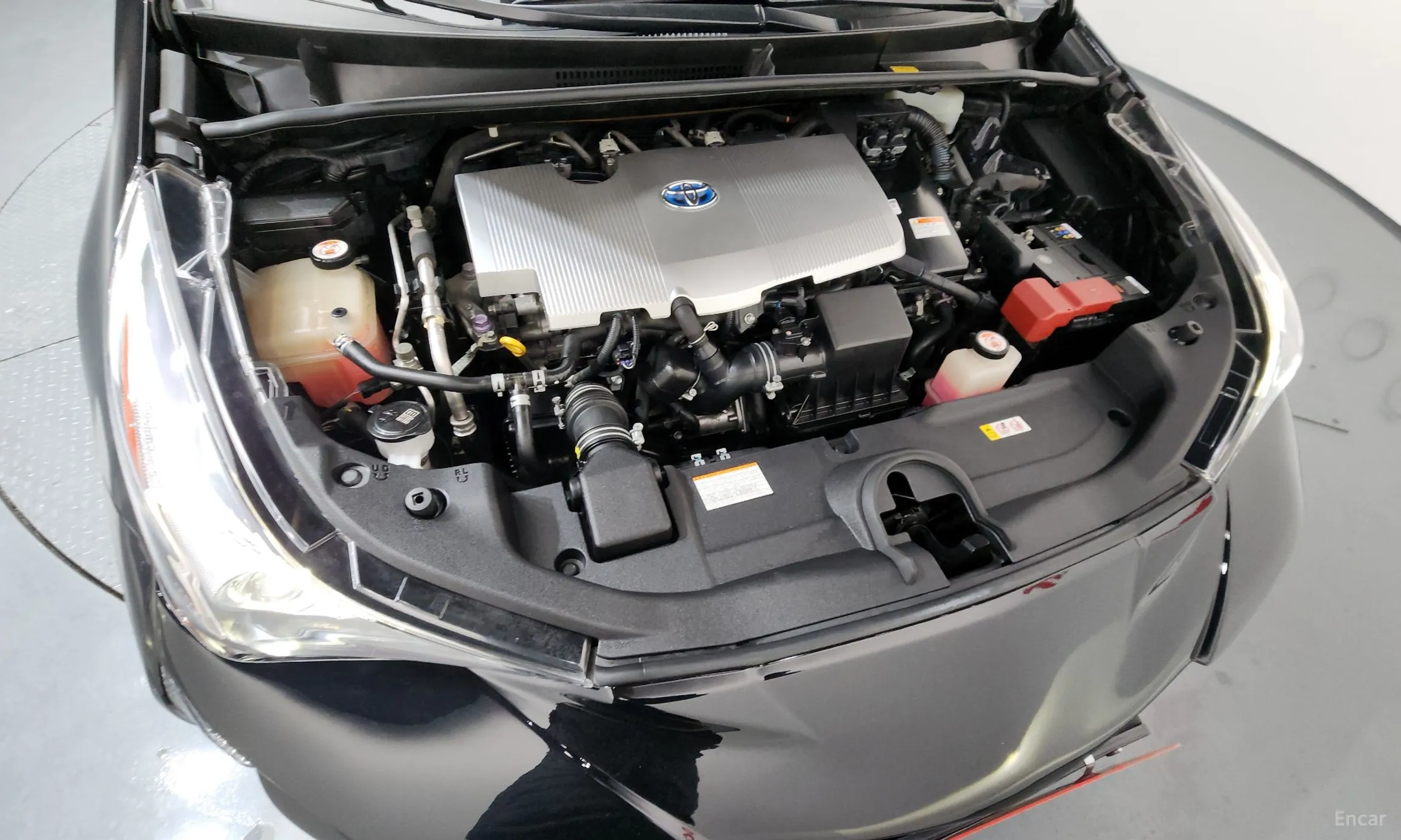 Toyota Prius 4th Generation превью 6