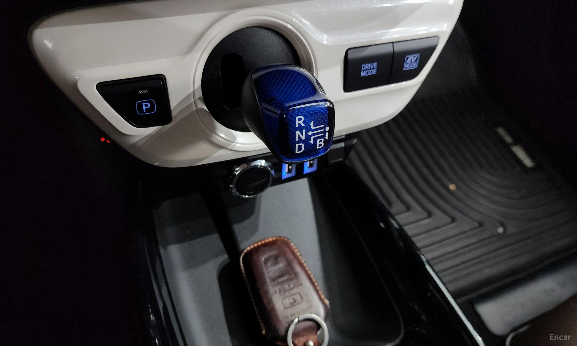 Toyota Prius 4th Generation превью 9