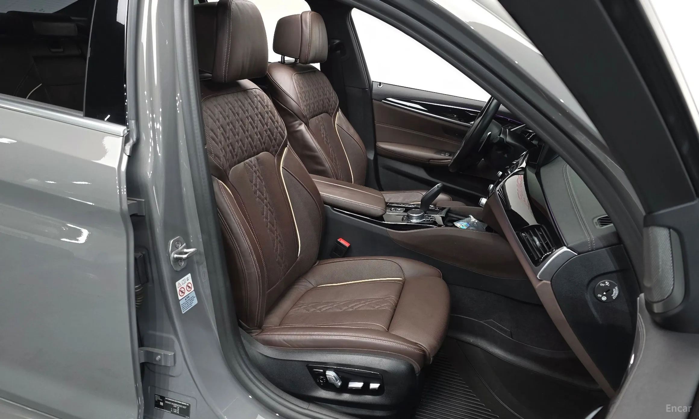 BMW 5 Series (G30) превью 10