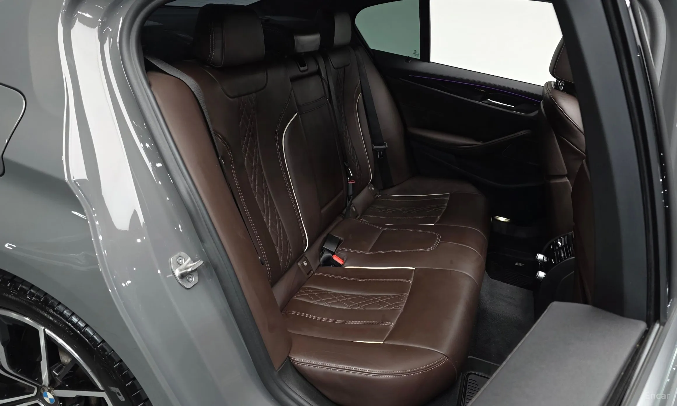 BMW 5 Series (G30) превью 12