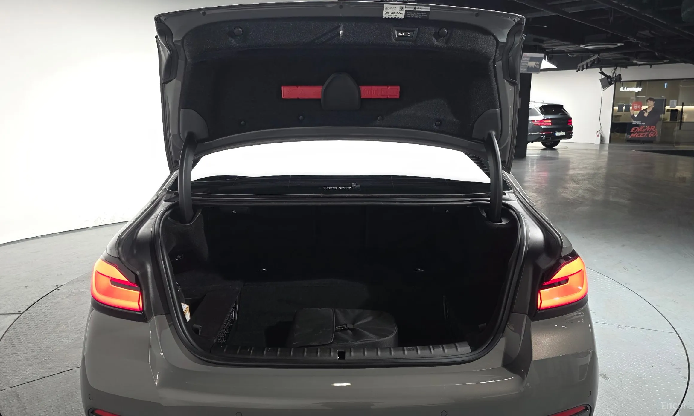 BMW 5 Series (G30) превью 20