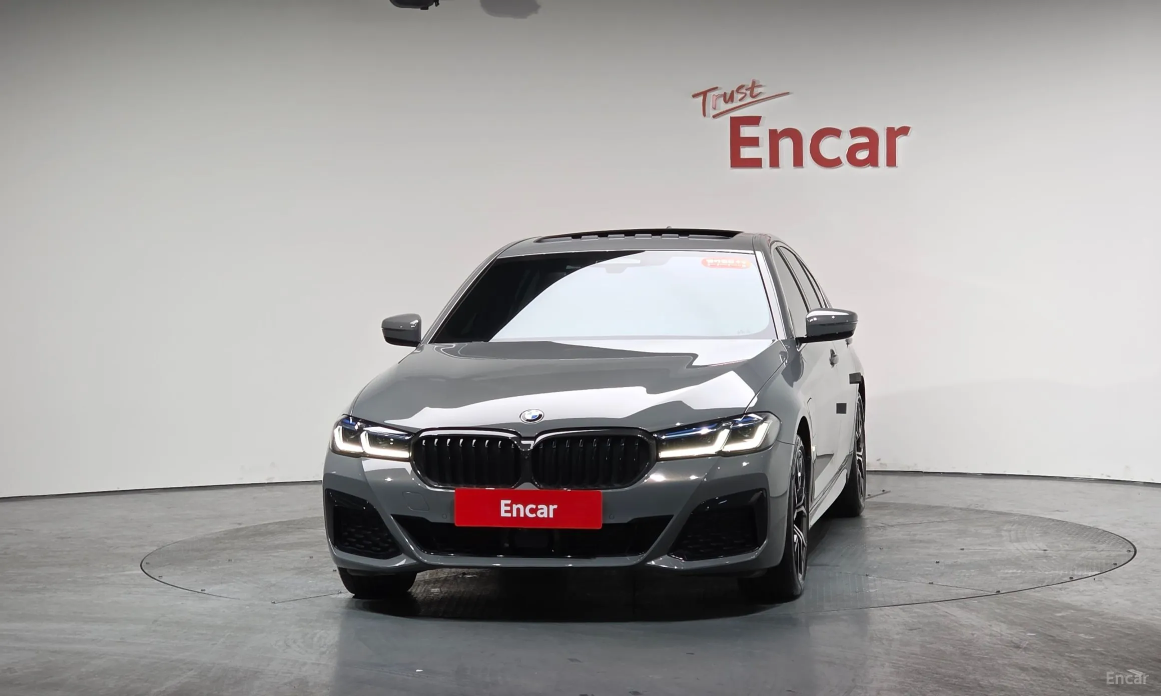 BMW 5 Series (G30) превью 3