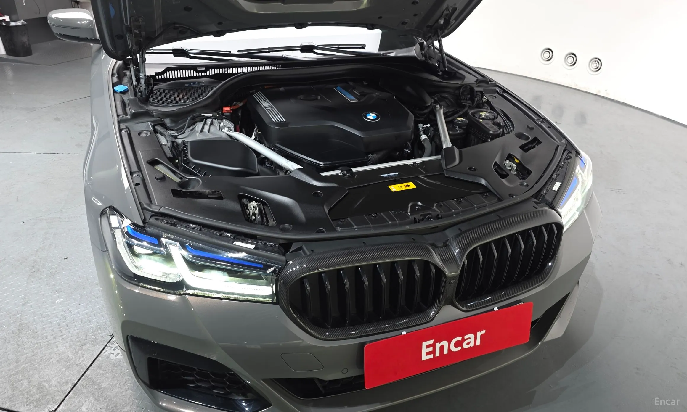 BMW 5 Series (G30) превью 6
