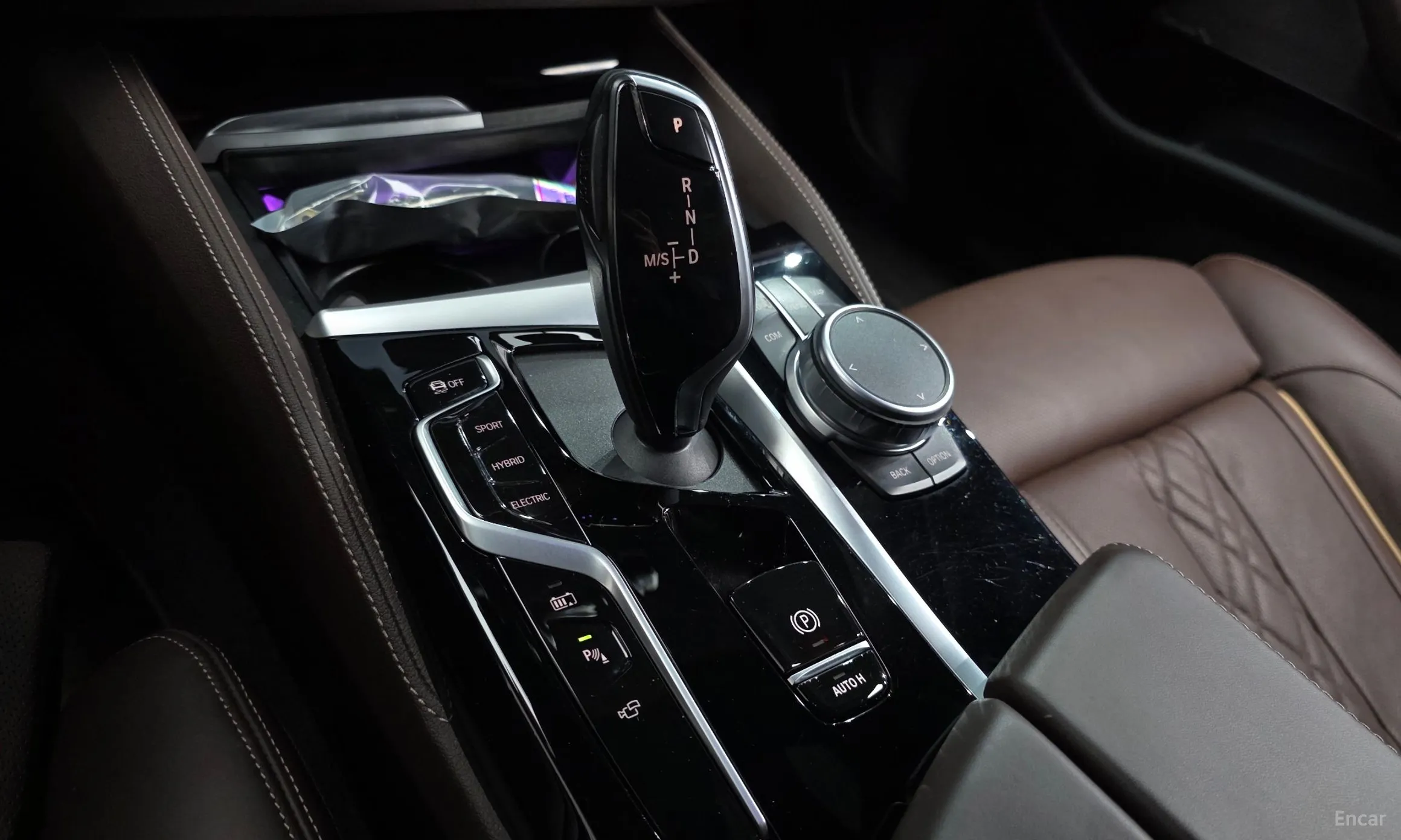 BMW 5 Series (G30) превью 9