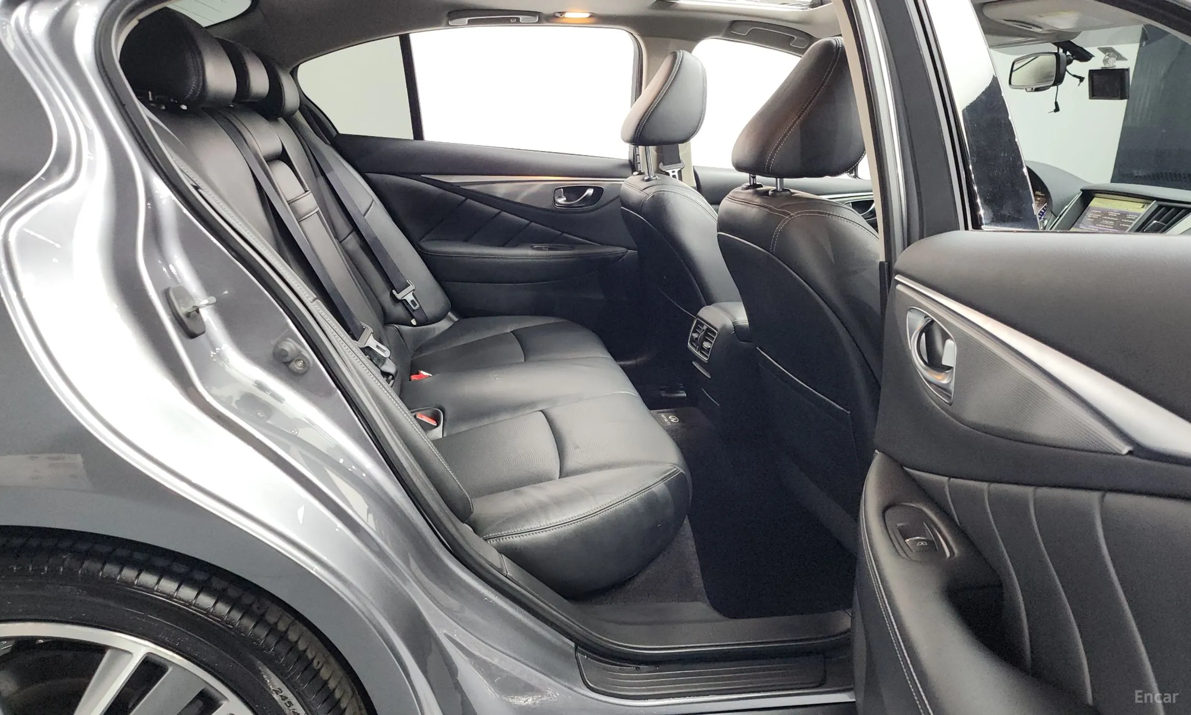 Infiniti Q50 превью 12