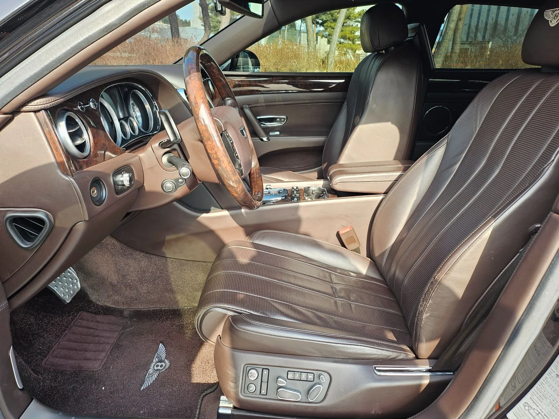Bentley Flying Spur 2nd Generation превью 13