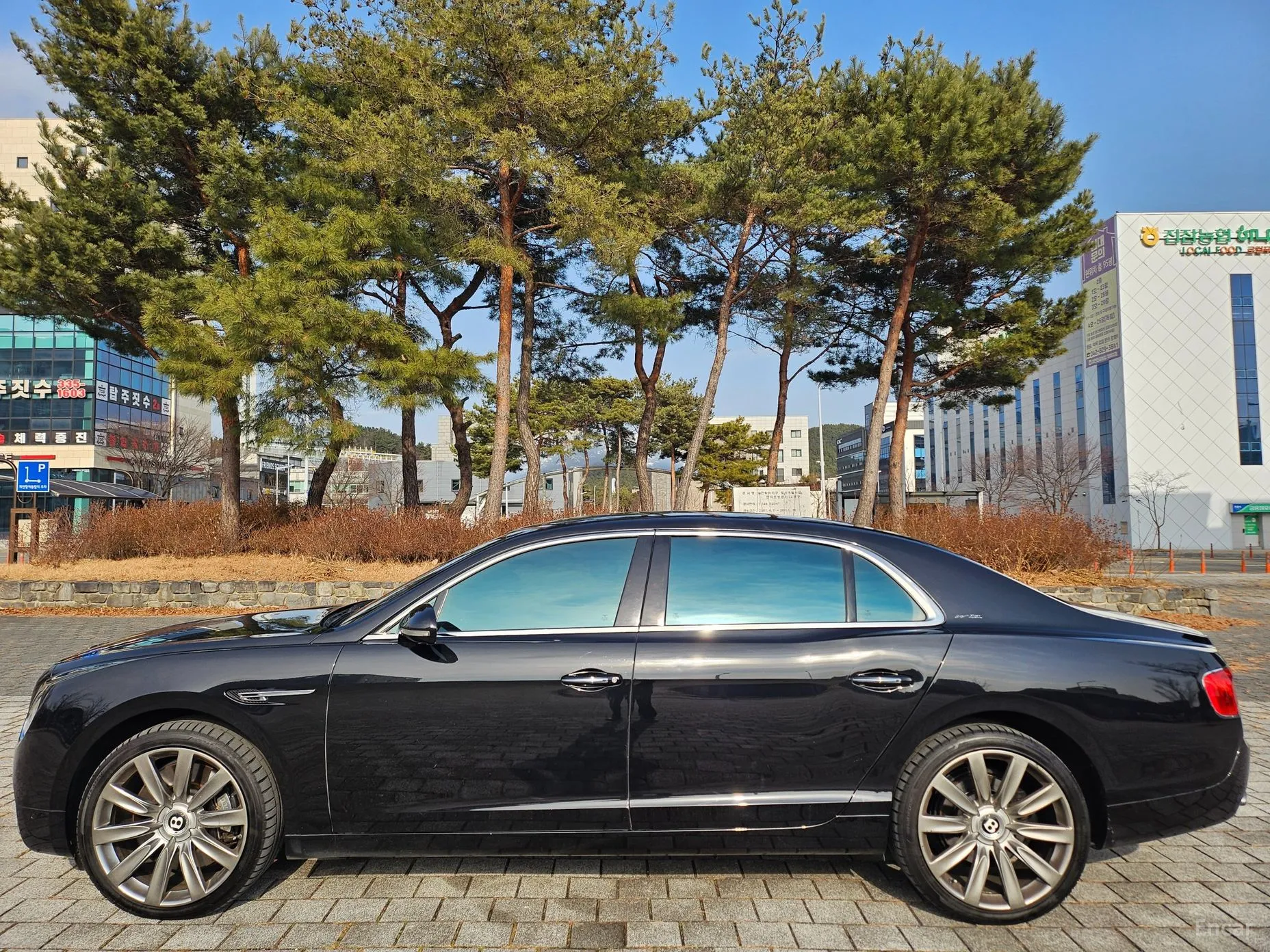 Bentley Flying Spur 2nd Generation превью 5
