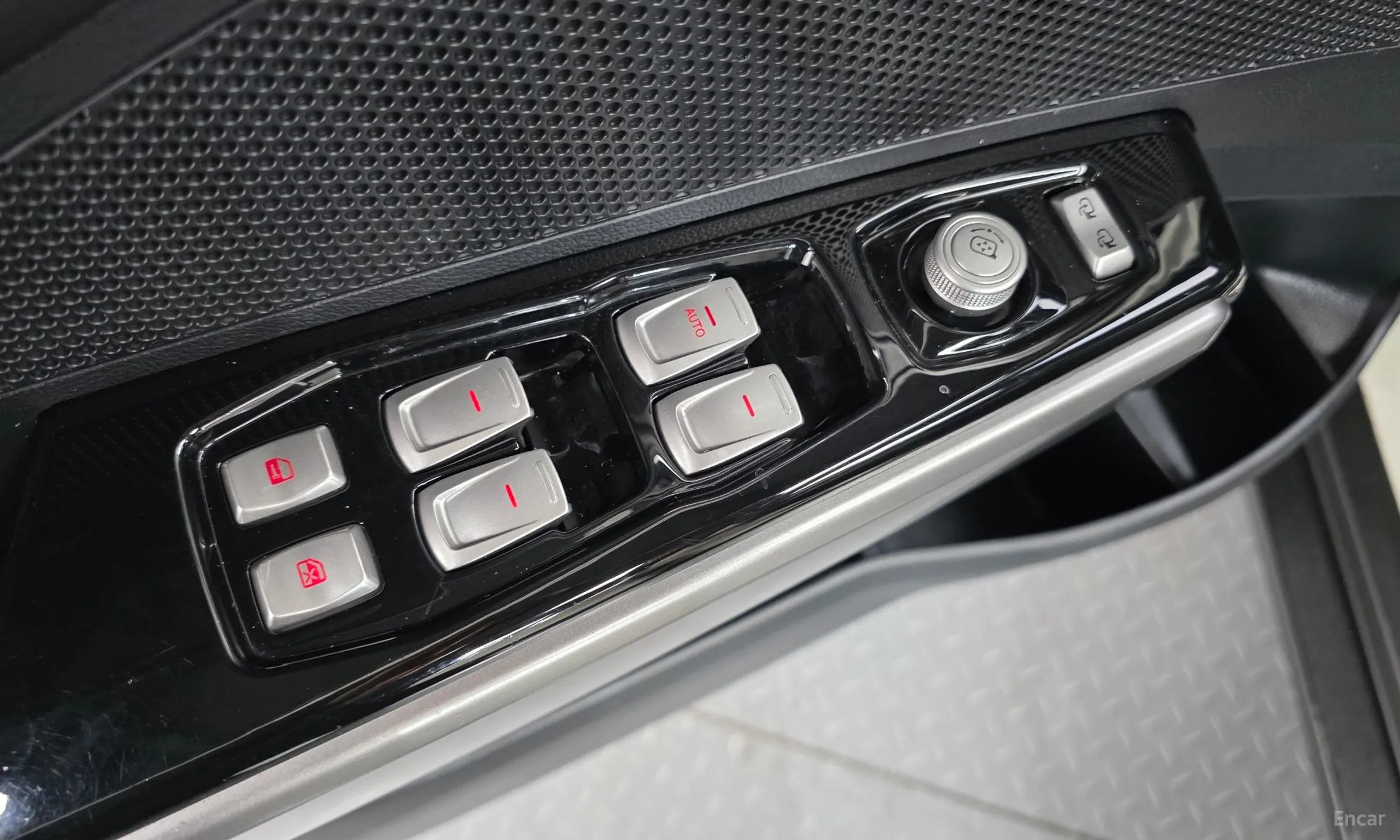 KG Mobility (SsangYong) Tivoli, Lazio превью 13