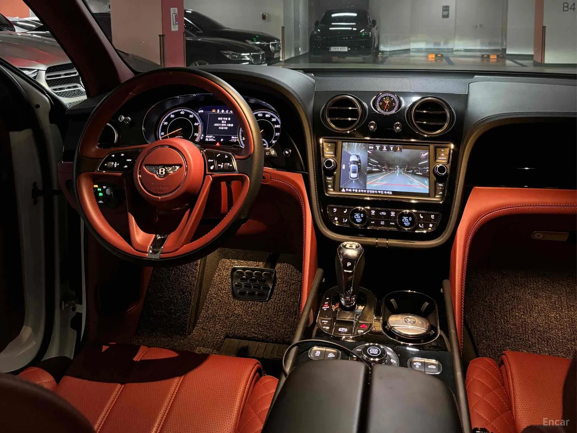 Bentley Bentayga превью 12