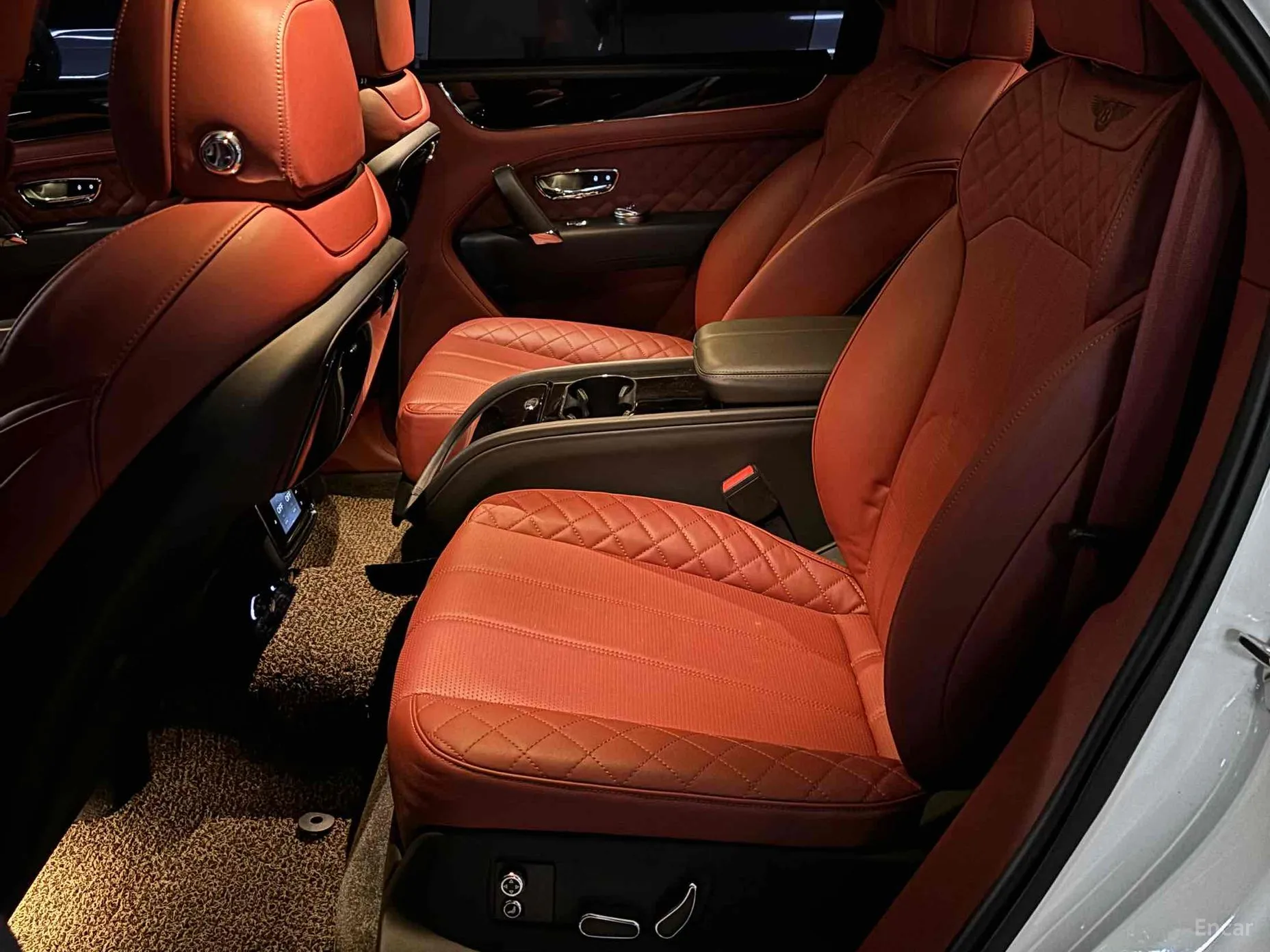 Bentley Bentayga превью 13
